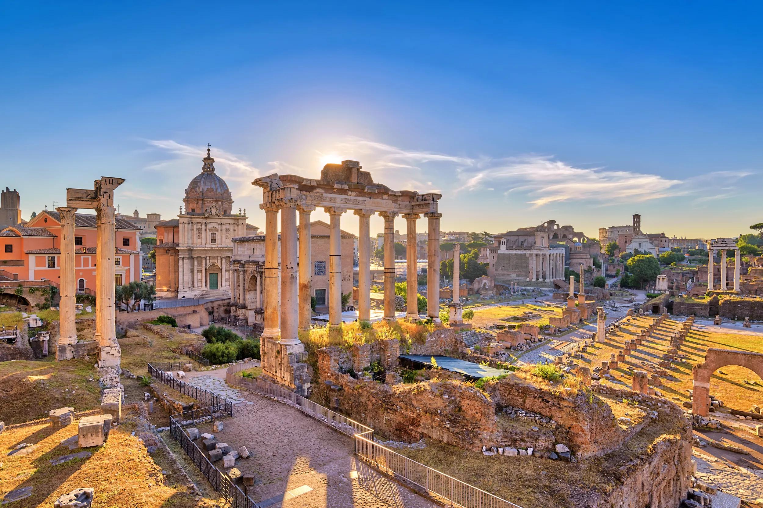 a-eu-italy-rome-city-skyline-rome-forum-176106362-as