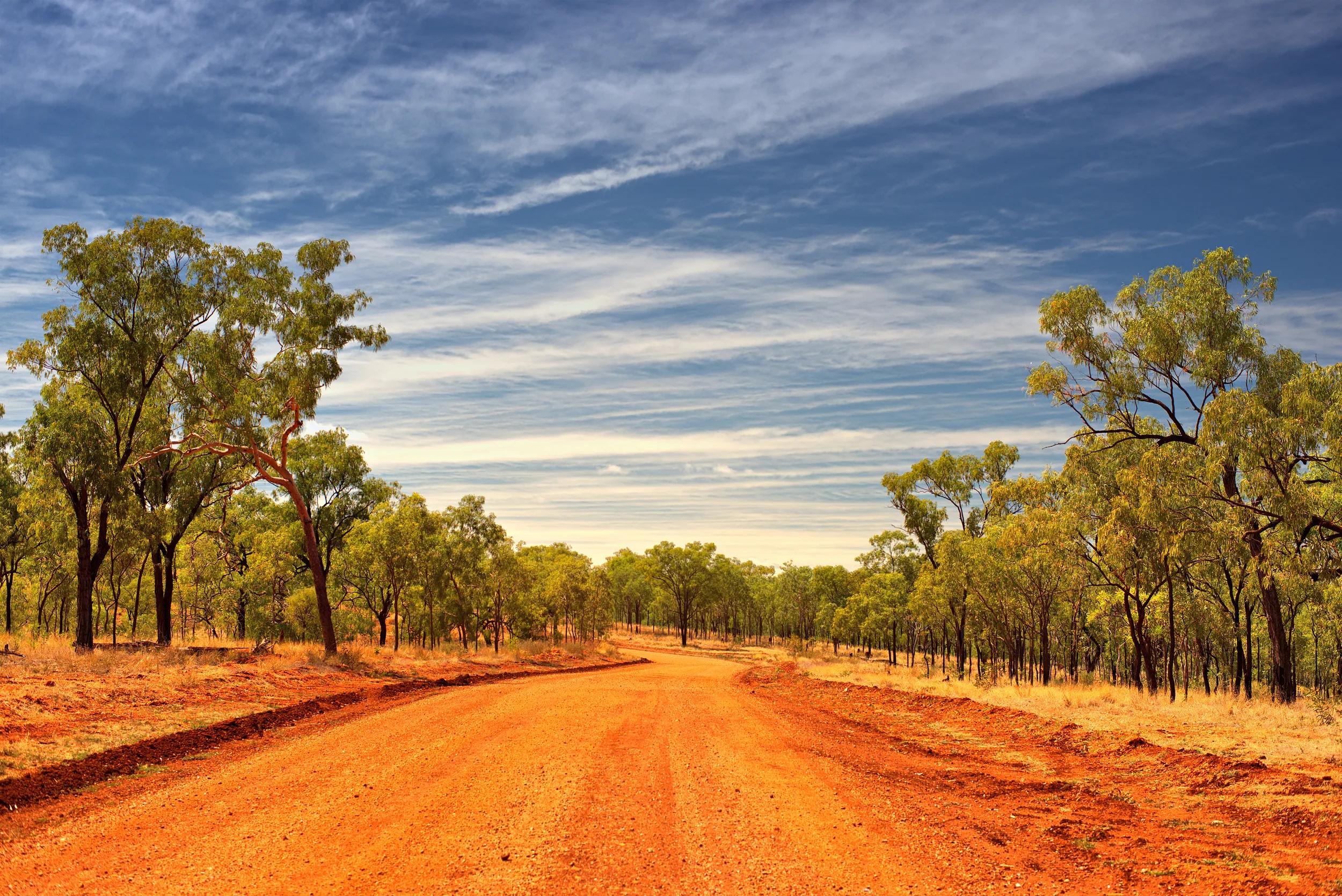 t-au-qld-forsayth-outback-queensland-landscape-484290727-s