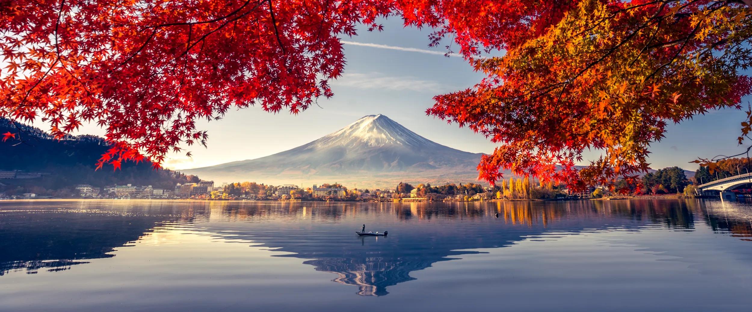 t-as-japan-mt-fuji-with-lake-kawaguchiko-autumn-2420318931-s