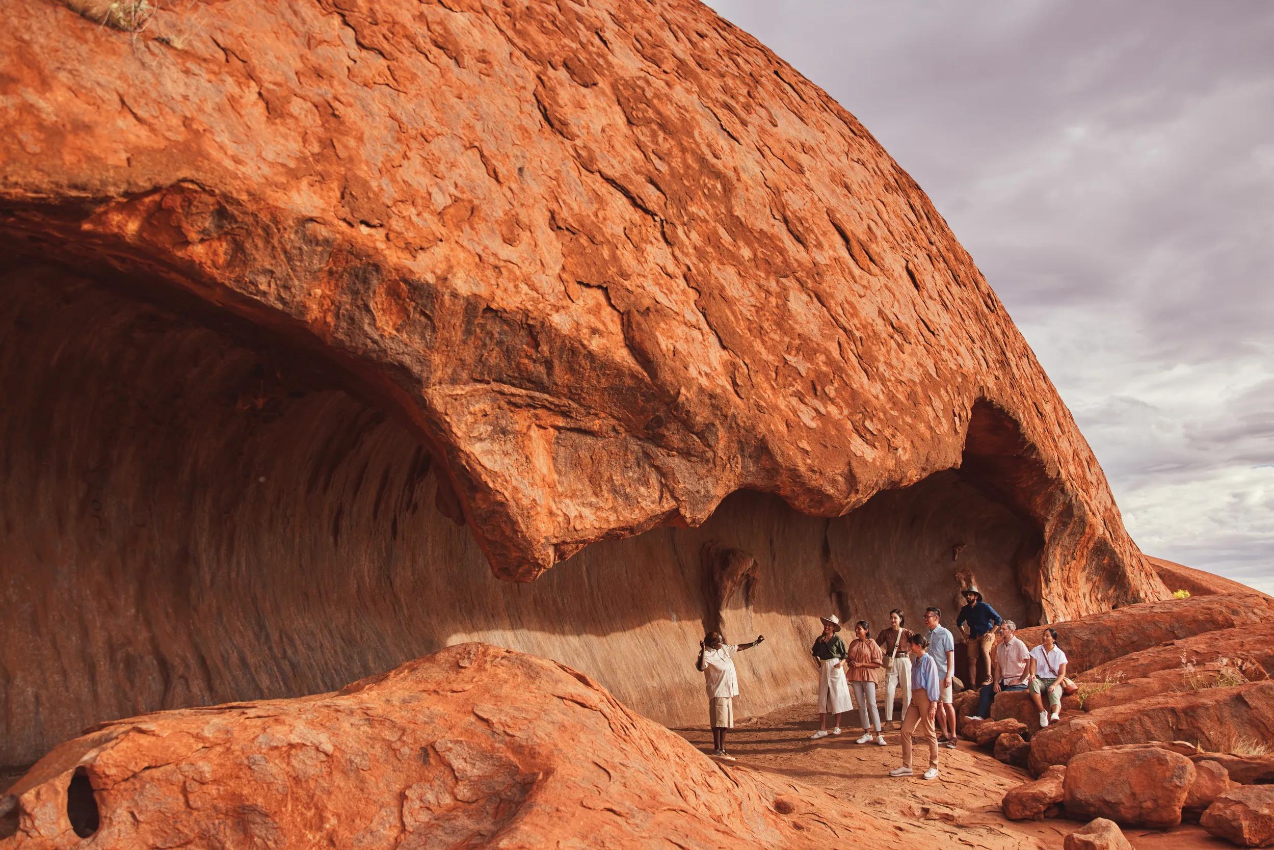 Visit ancient campsites, learn about ceremonies and rites of passage, and discover how Anangu lived daily life.This walk goes from the Mala carpark to Kantju Gorge. It√¢¬Ä¬¬ôs the same path taken by the daily ranger-guided Mala walk and most tours of Uluru.Enter the caves where the Mala (rufous hare-wallaby) people camped when they first arrived at Uluru and see the kitchen cave where they prepared their meals. The Mala people are the Anangu√¢¬Ä¬¬ôs ancestors, and their story is one of the most important stories of Tjukurpa.