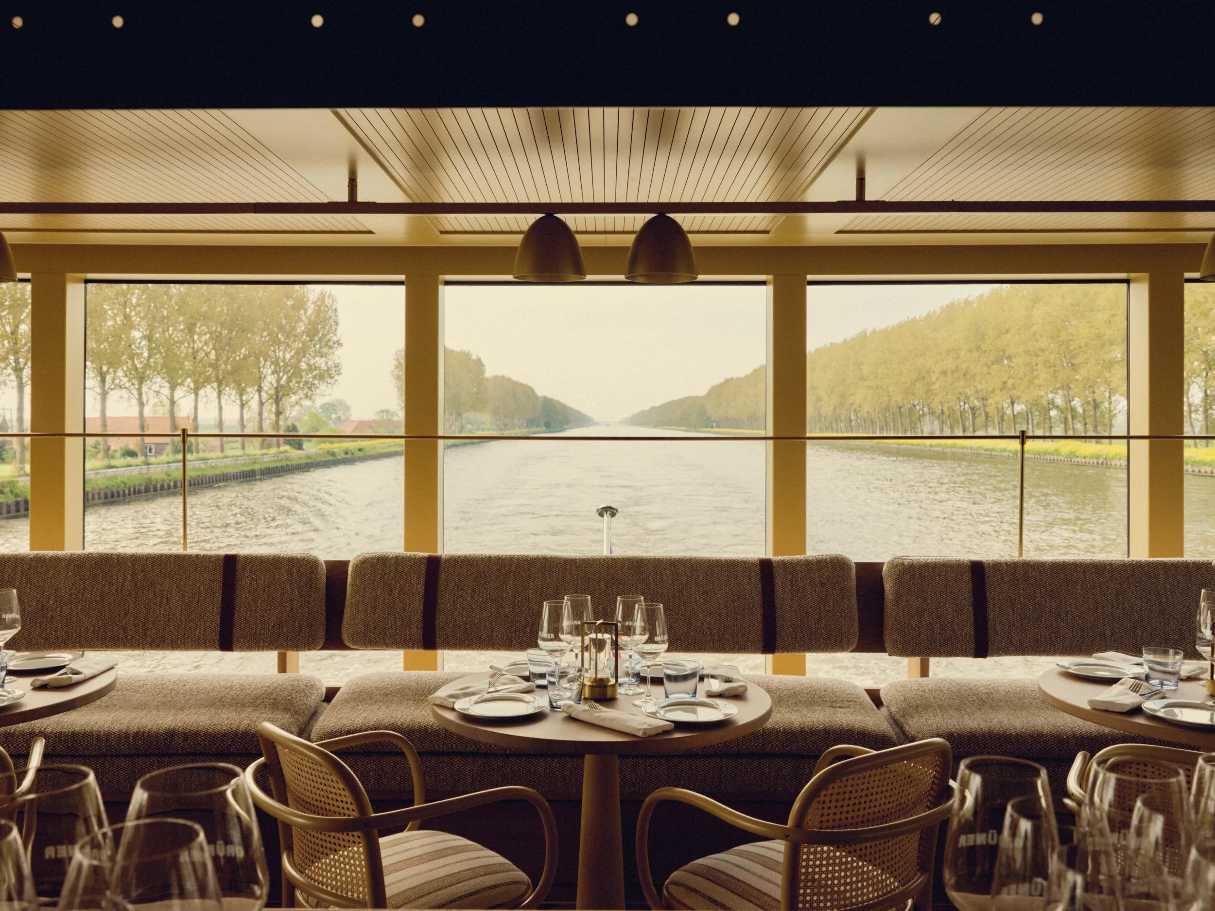 Ship APT Solara interior, view from Gruner at aft of ship