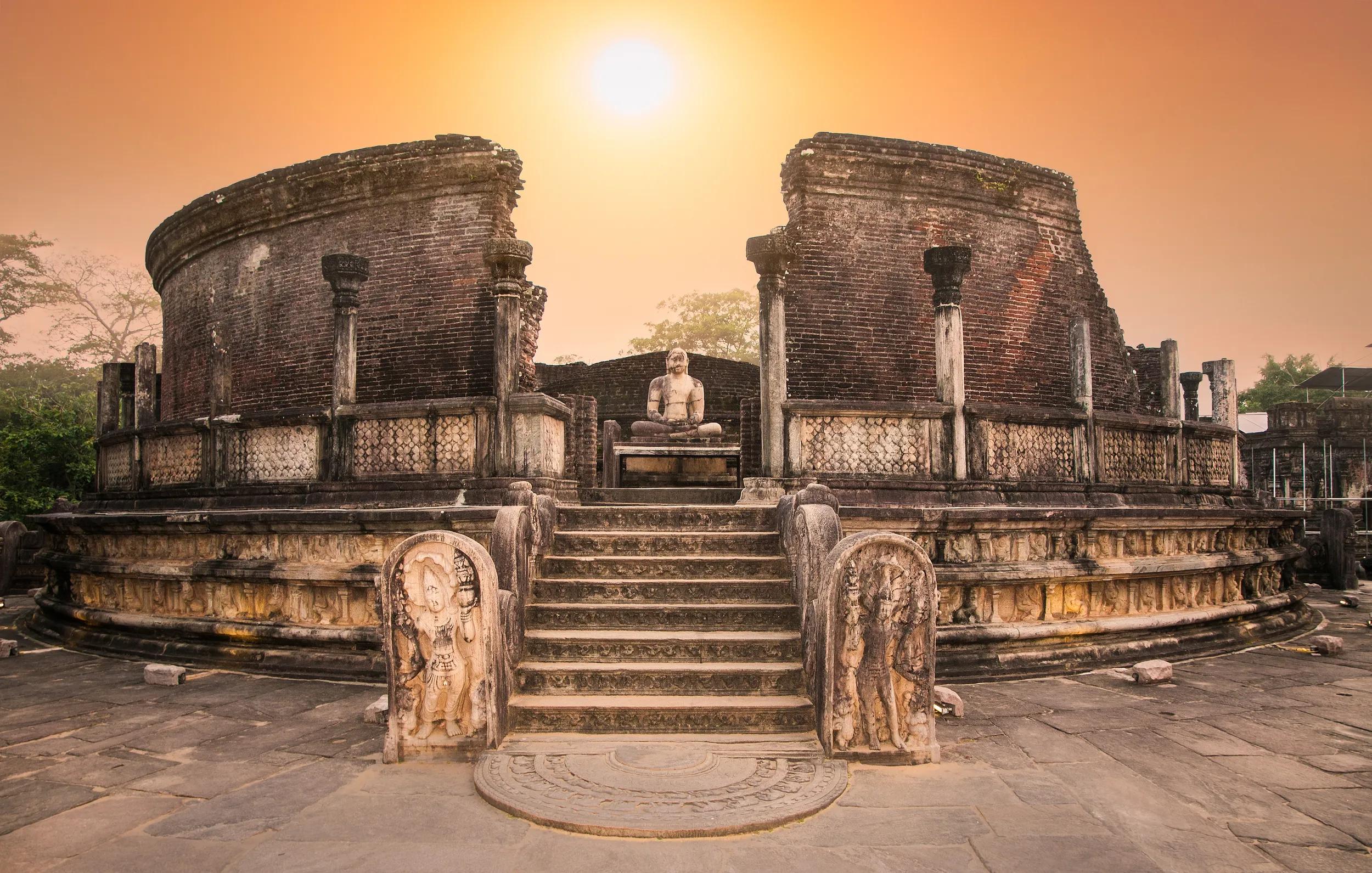 t-as-sri-lanka-polonnaruwa-ancient-city-1049772191-s
