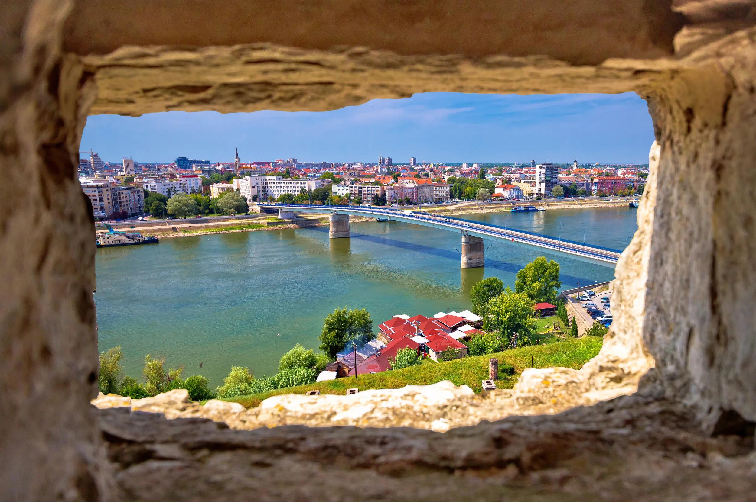 t-eu-serbia-novi-sad-and-danube-river-1474844084-s