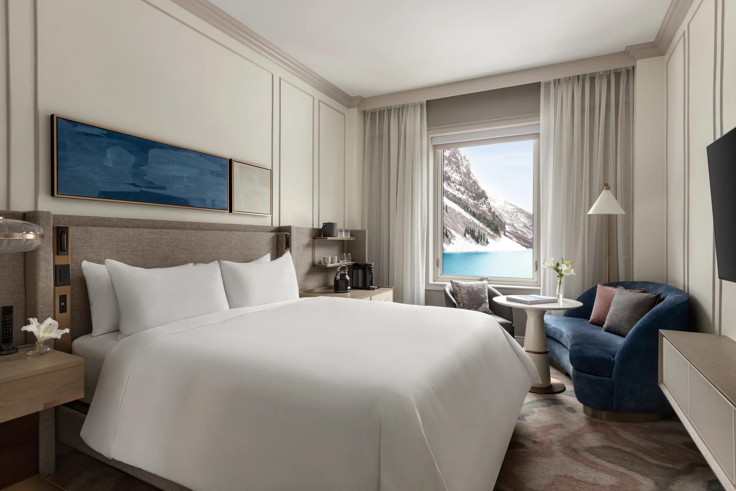 Fairmont Chateau Lake Louise, Lakeview King Bed Suite.