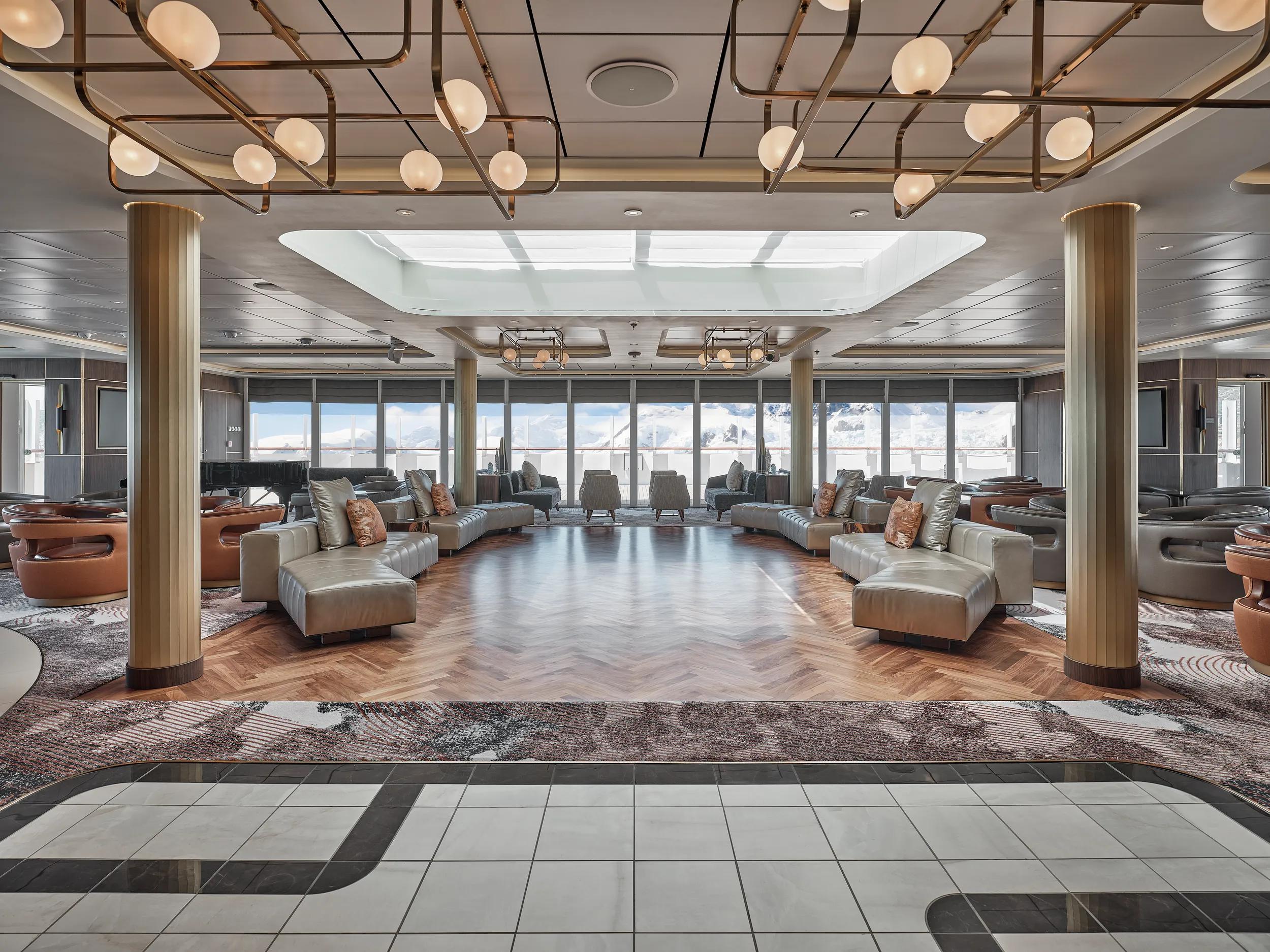 Observation Lounge, Silver Endeavour.