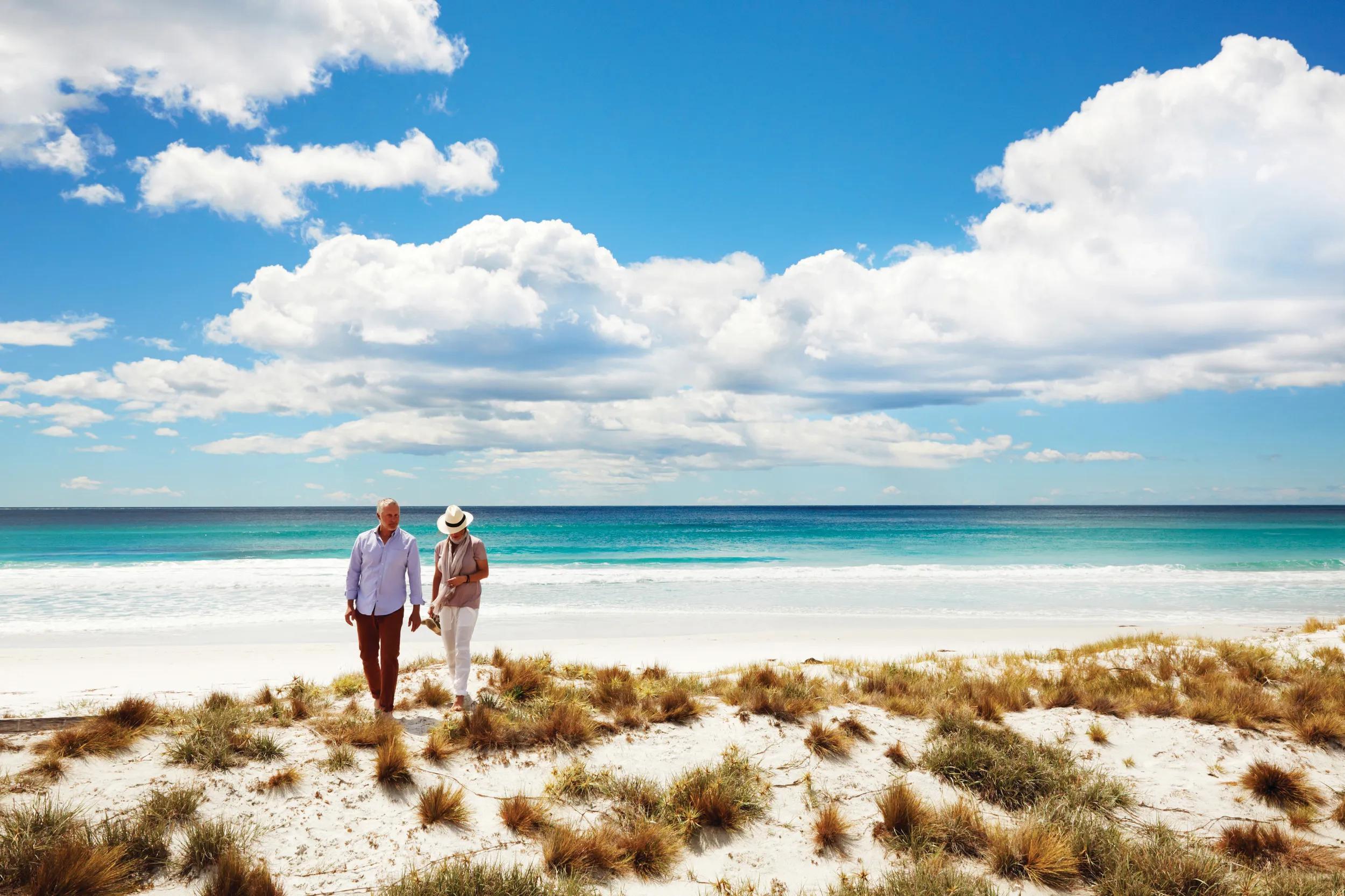 Great Walks of Australia..Friendly Beaches..Freycinet Experience Walk..Freycinet, ..Tasmania\'s East Coast