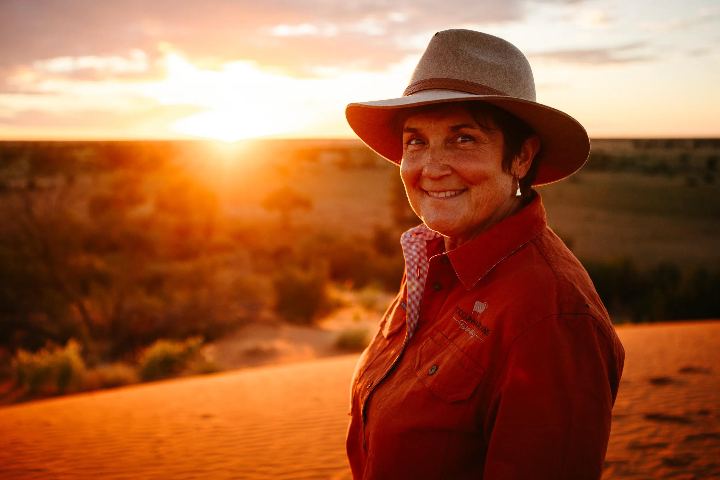 t-au-qld-eromanga-quilpie-toogunna-plains-farmstay-sunset-staff-credit-supplied