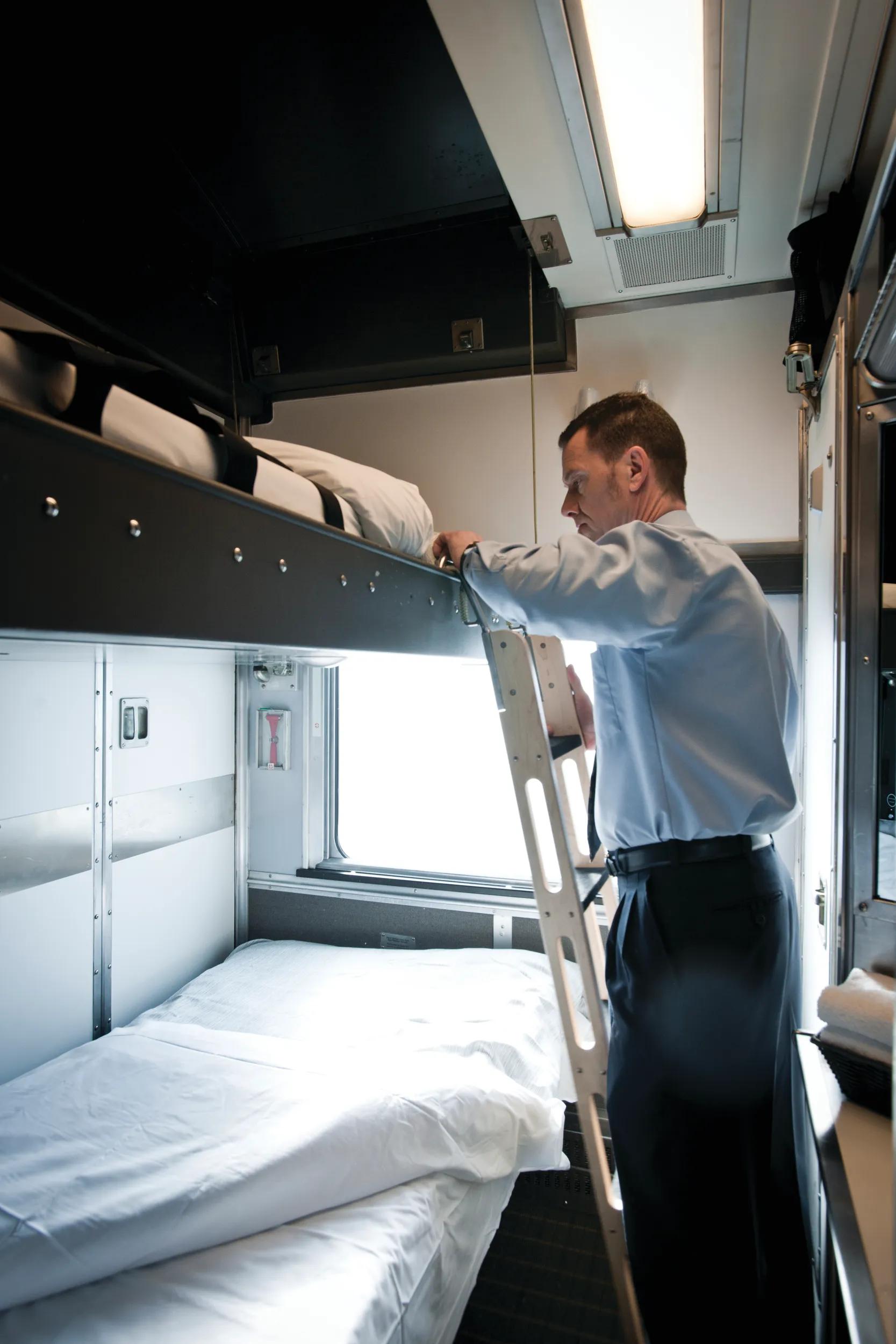 PLEASE NOTE: Only for use in conjunction with VIA Rail Canada.