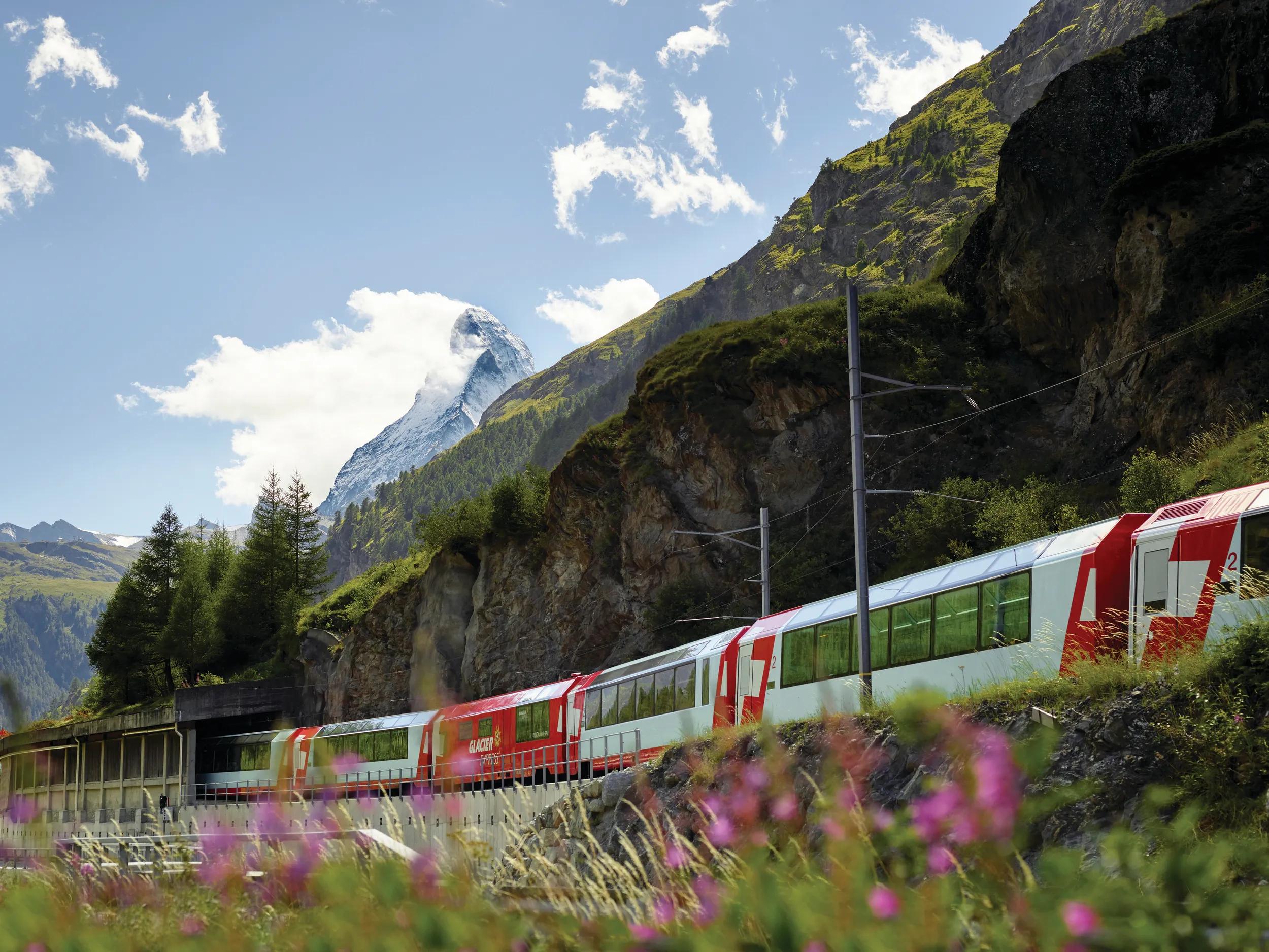 Rhaetische Bahn/RhB - Glacier Express vor Zermatt...Rhaetian Railway/RhB - Glacier Express before Zermatt...Copyright by Rhaetische Bahn By-line: swiss-image.ch/Stefan Schlumpf