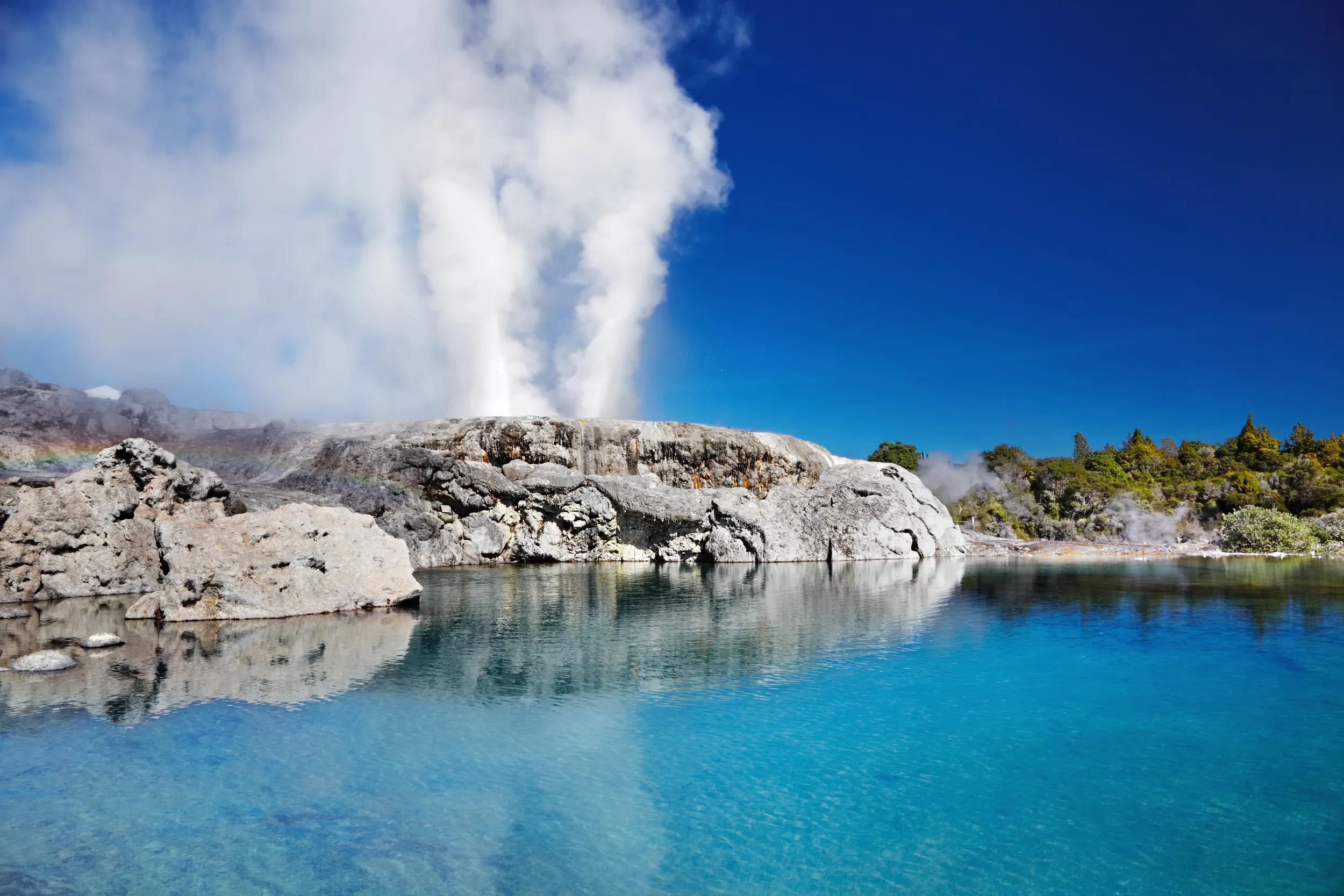 Pohutu Geyser, Whakarewarewa Thermal Valley, Rotorua, New Zealand
