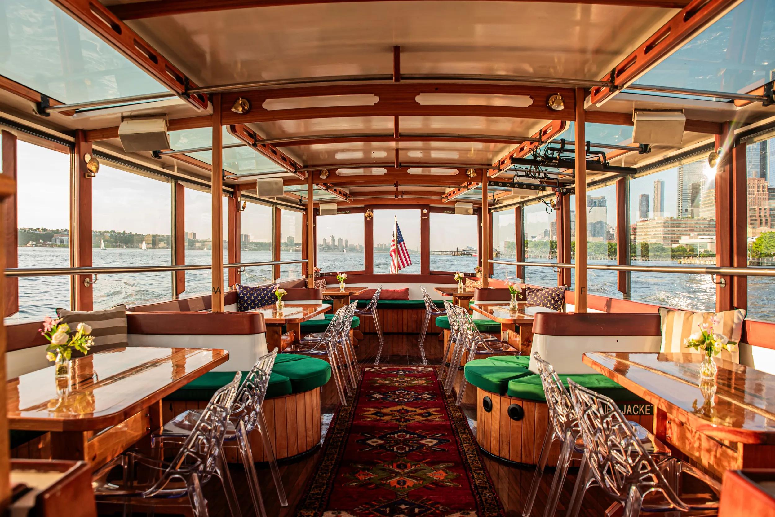 Charter Yacht in New York Manhattan