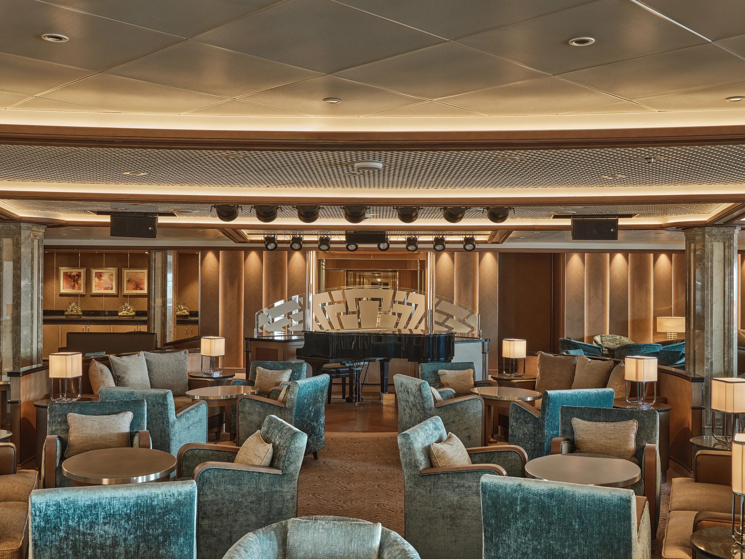 Close up of the piano, Dolce Vita, Silver Moon.