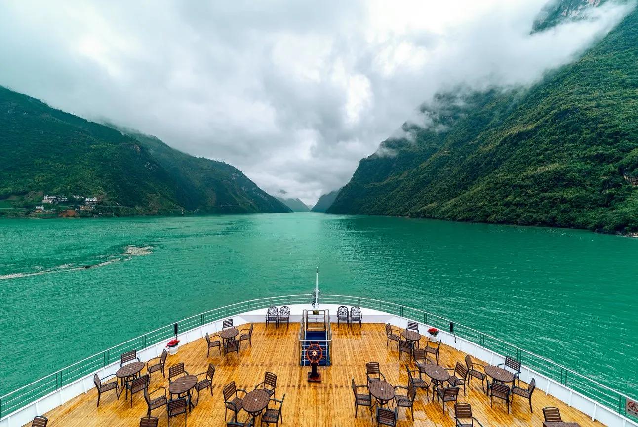 Ship Victoria Sabrina