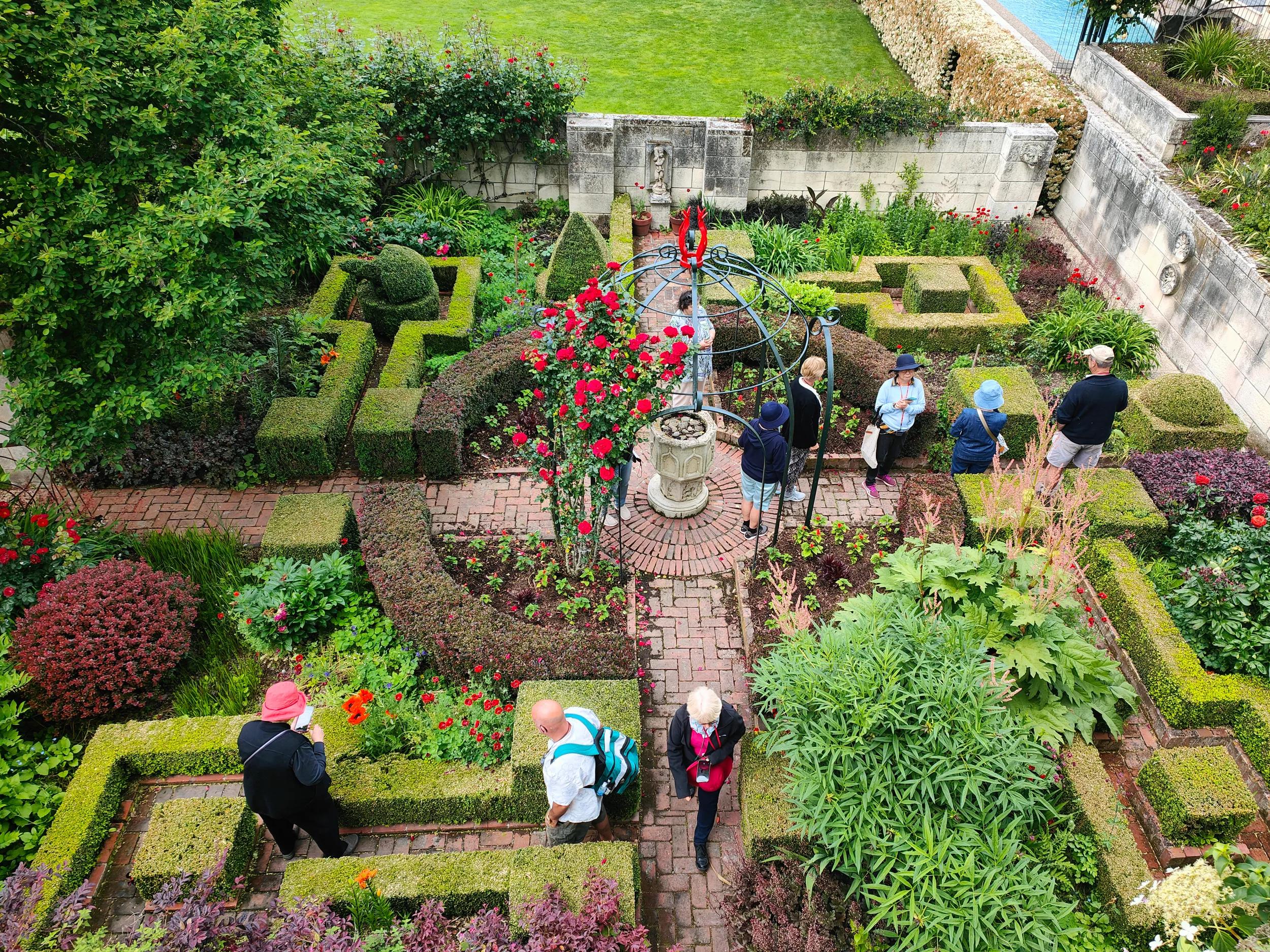 Supplied by Sophie Thomson, free for use