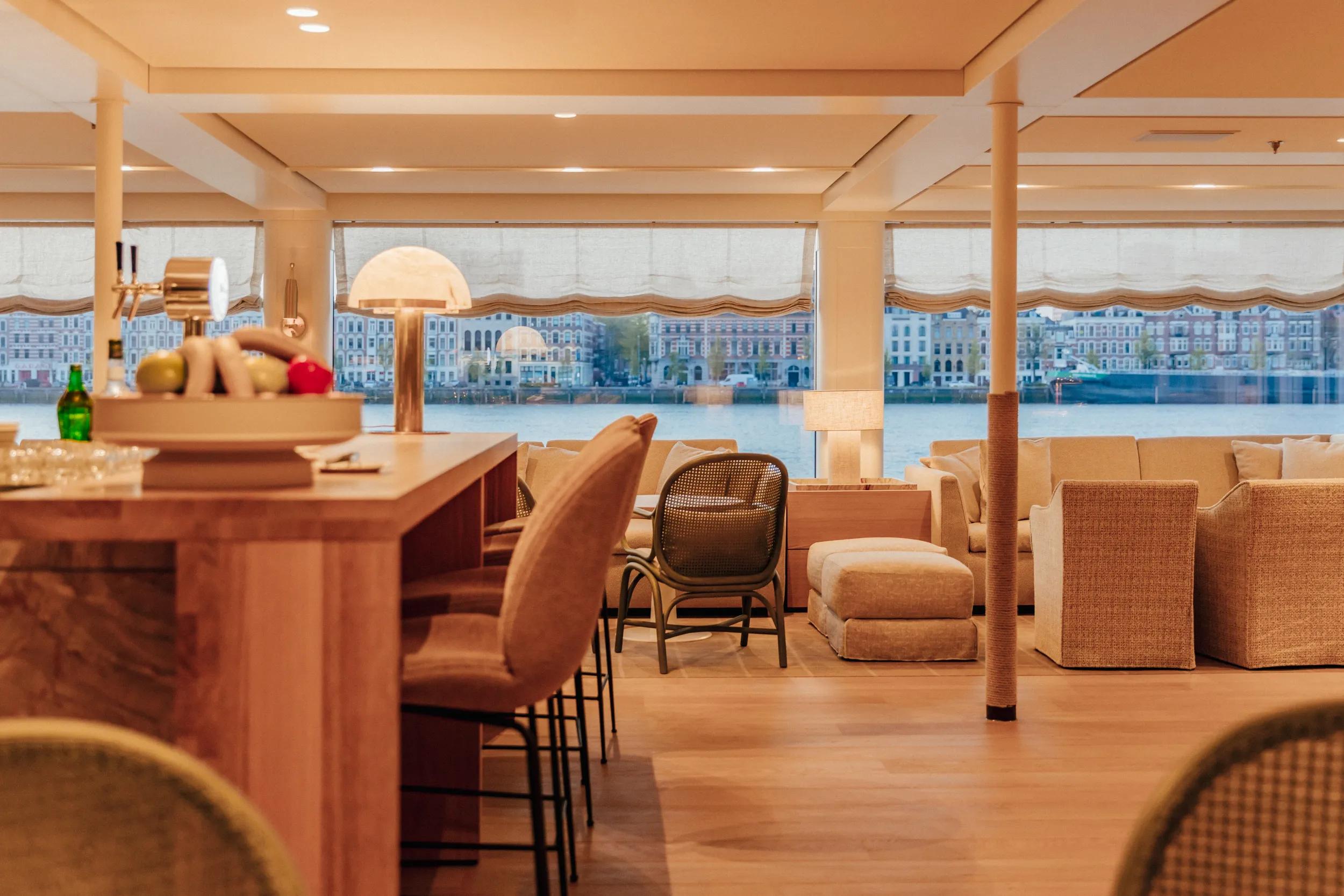 APT Solara Ship, Salon Lounge.