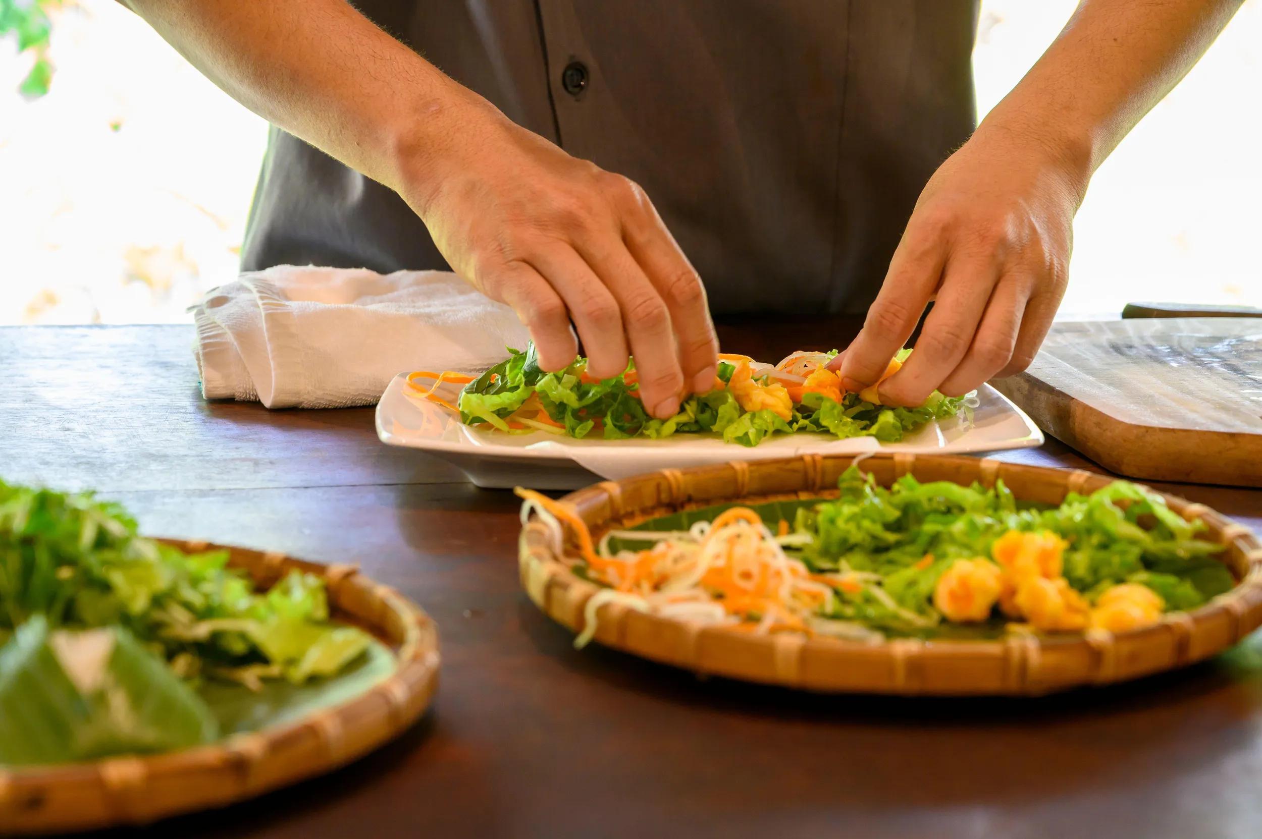 a-as-vietnam-cambodia-red-bridge-cooking-school-2R95E7M-al