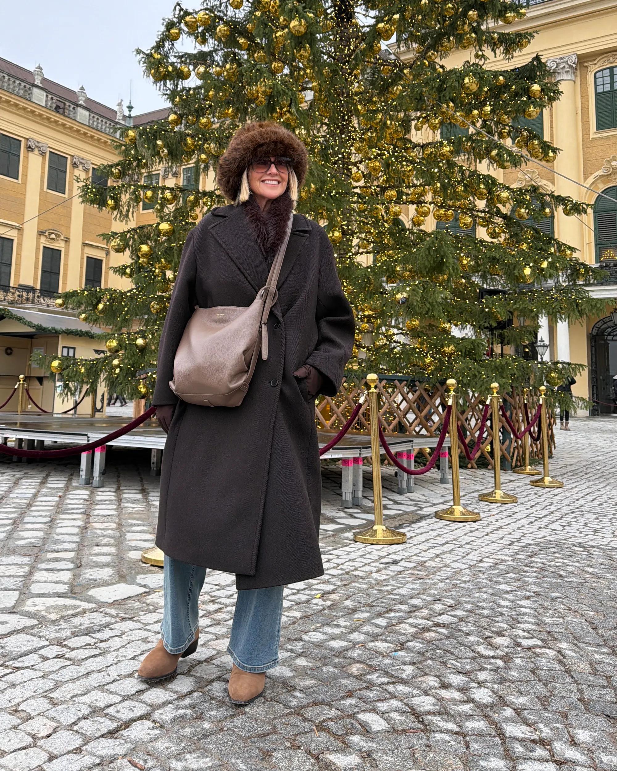 Influencer Nikki Parkinson, Cruise Style Shoot for Voyage Magazine article.