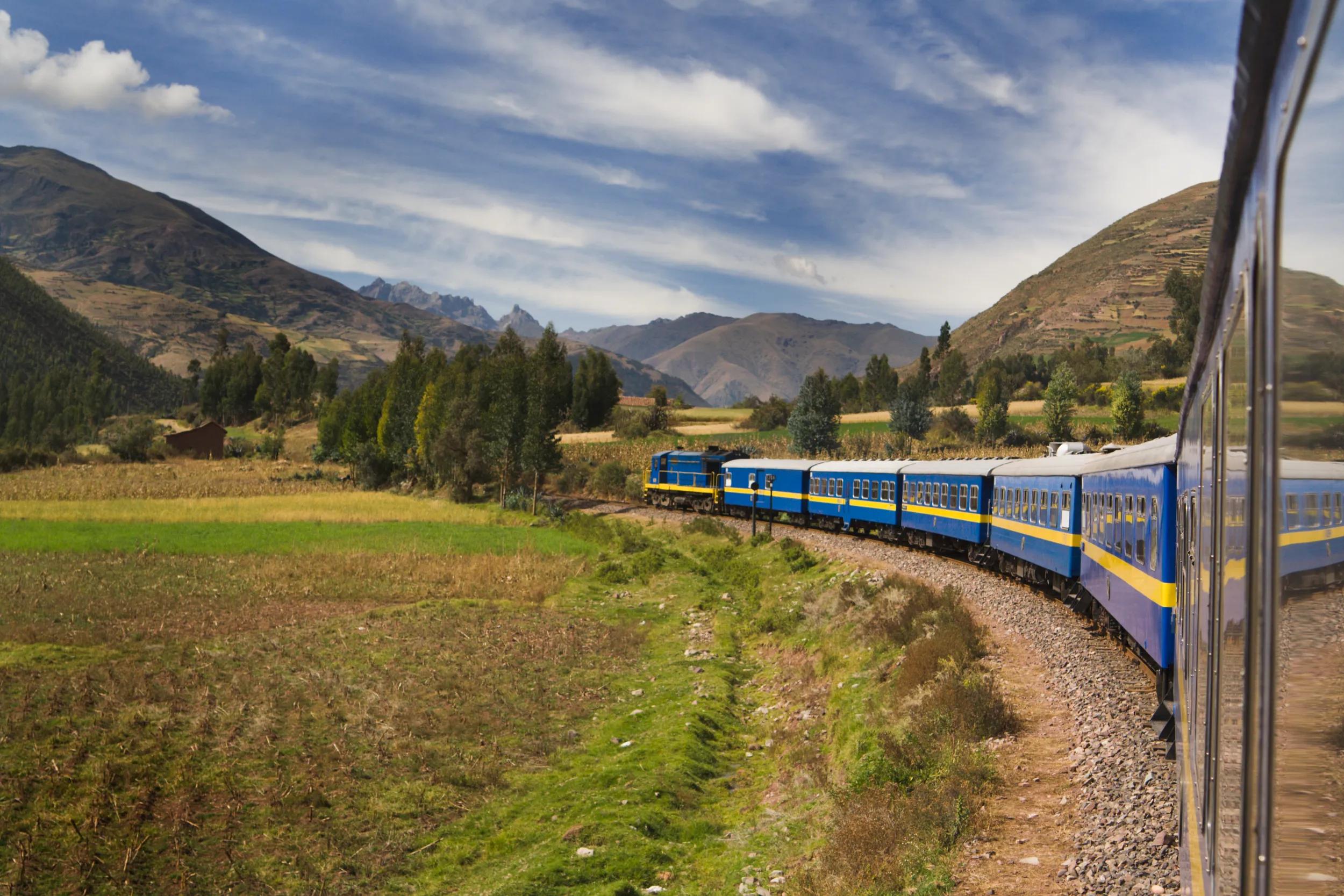 t-sca-peru-sacred-valley-train-to-machu-picchu-172168375-g-rf