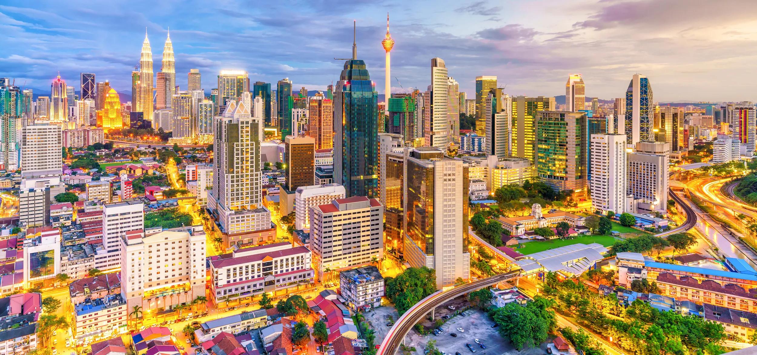 a-as-malaysia-kuala-lumpur-skyline-568675282-s