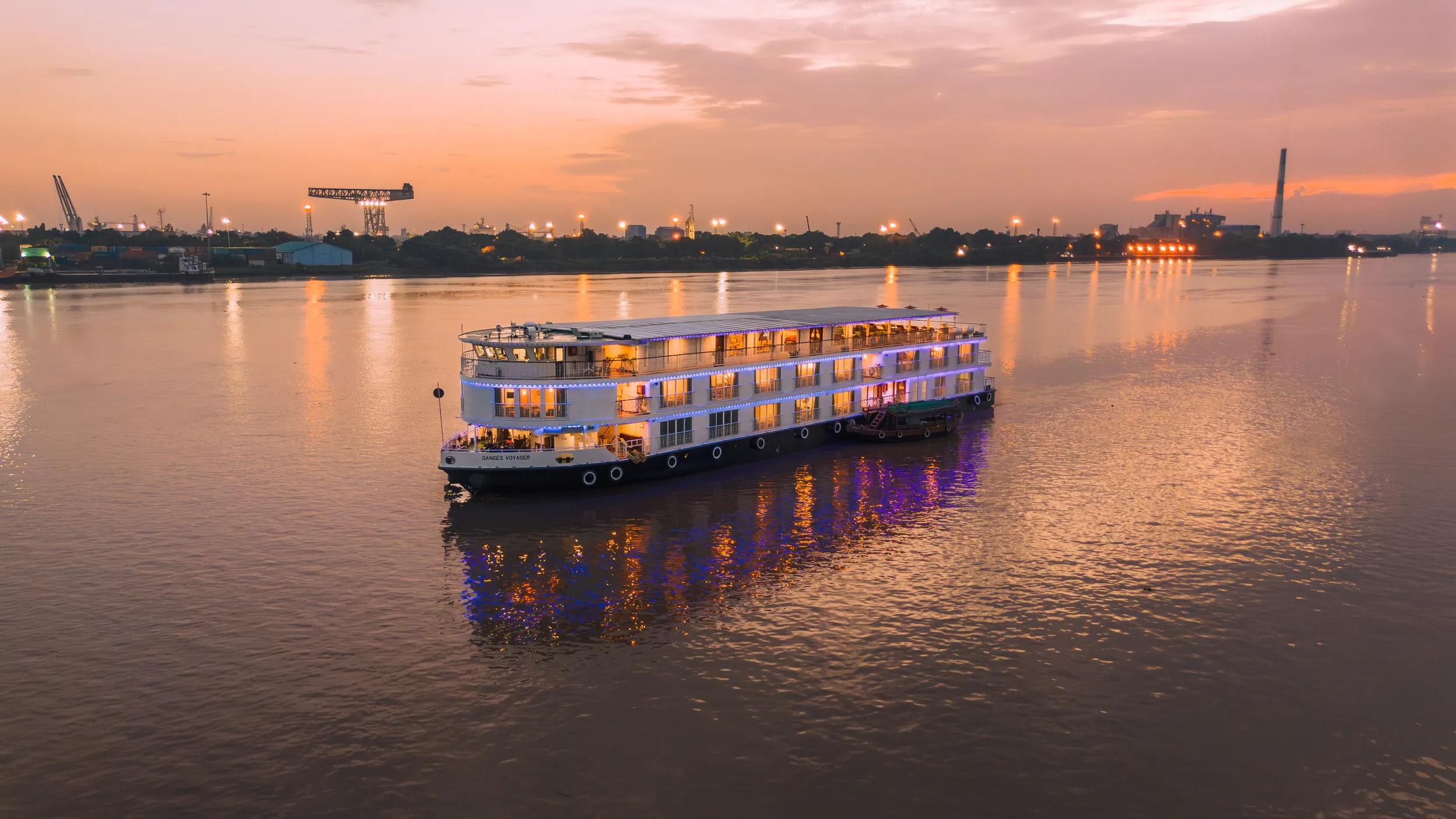 Ganges Voyager exterior