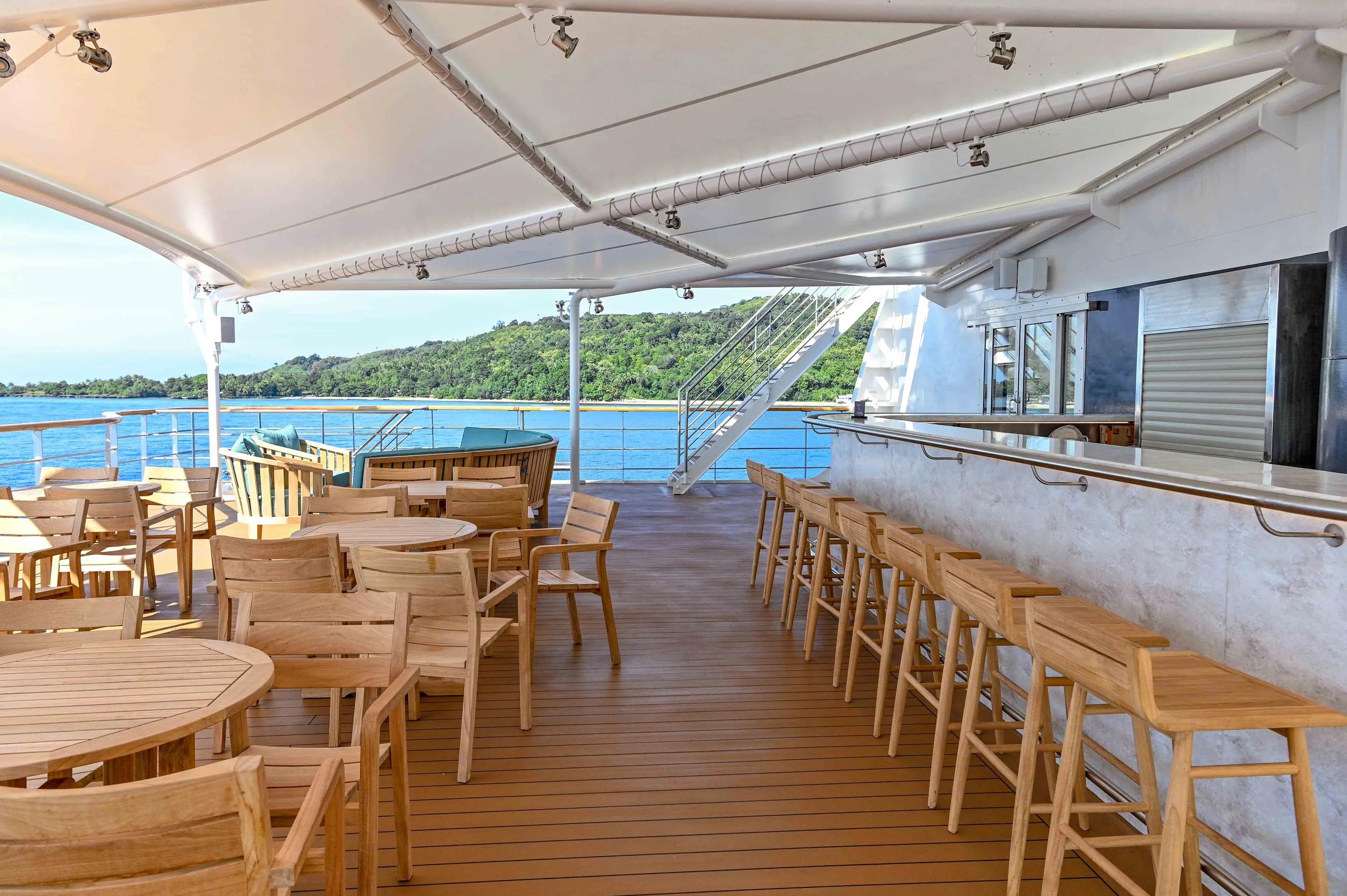 Bridge Deck & Bar - Coral Adventurer interior