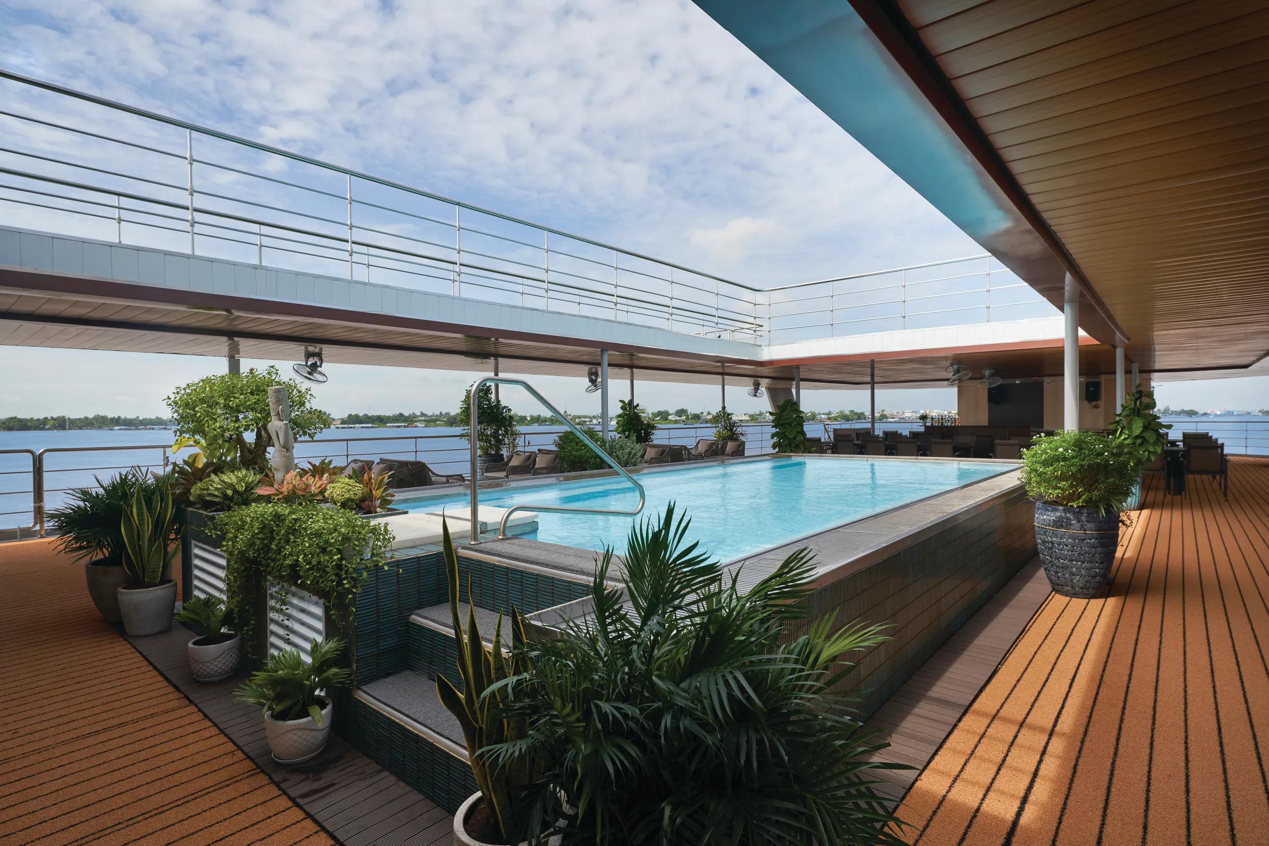 a-as-vietnam-cambodia-horizon-pool-mekong-serenity-ship-photoshoot-2023-7754-edited