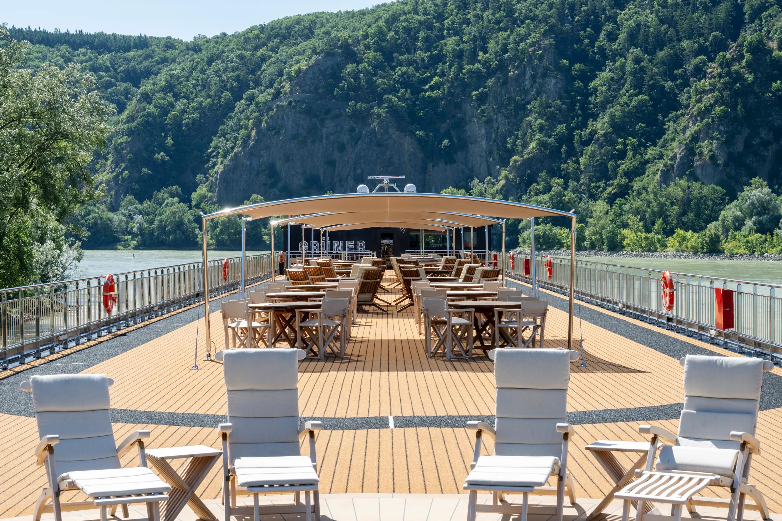 Ship APT Solara sun deck.