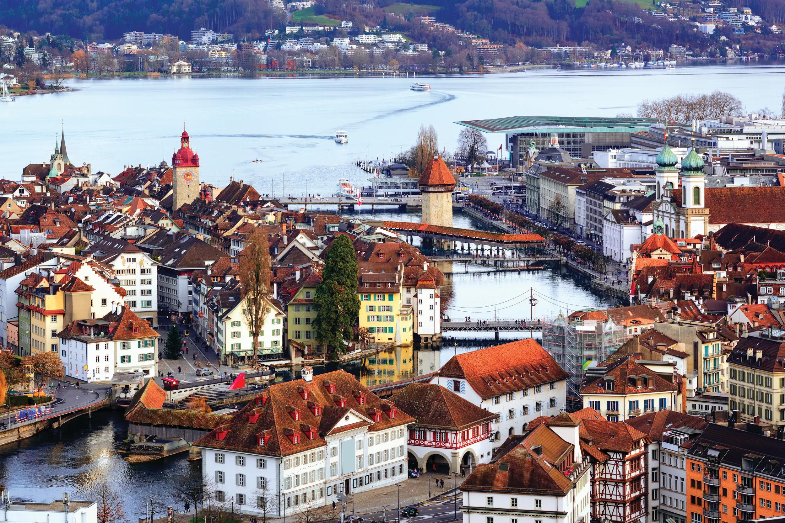 Chape Bridge in centre of image, Jesuit Church to the right.