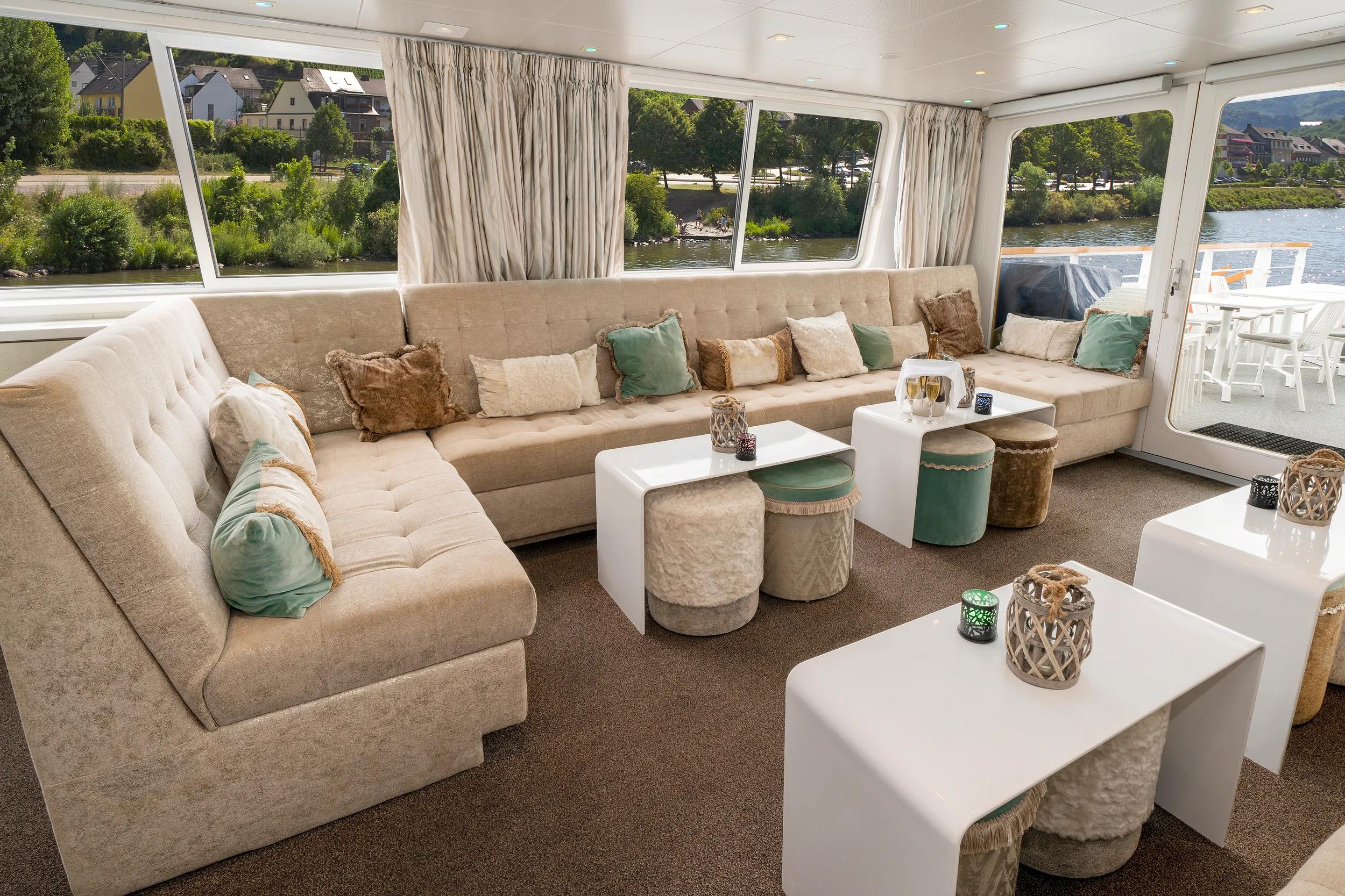 Ship MS Daniele, salon bar.