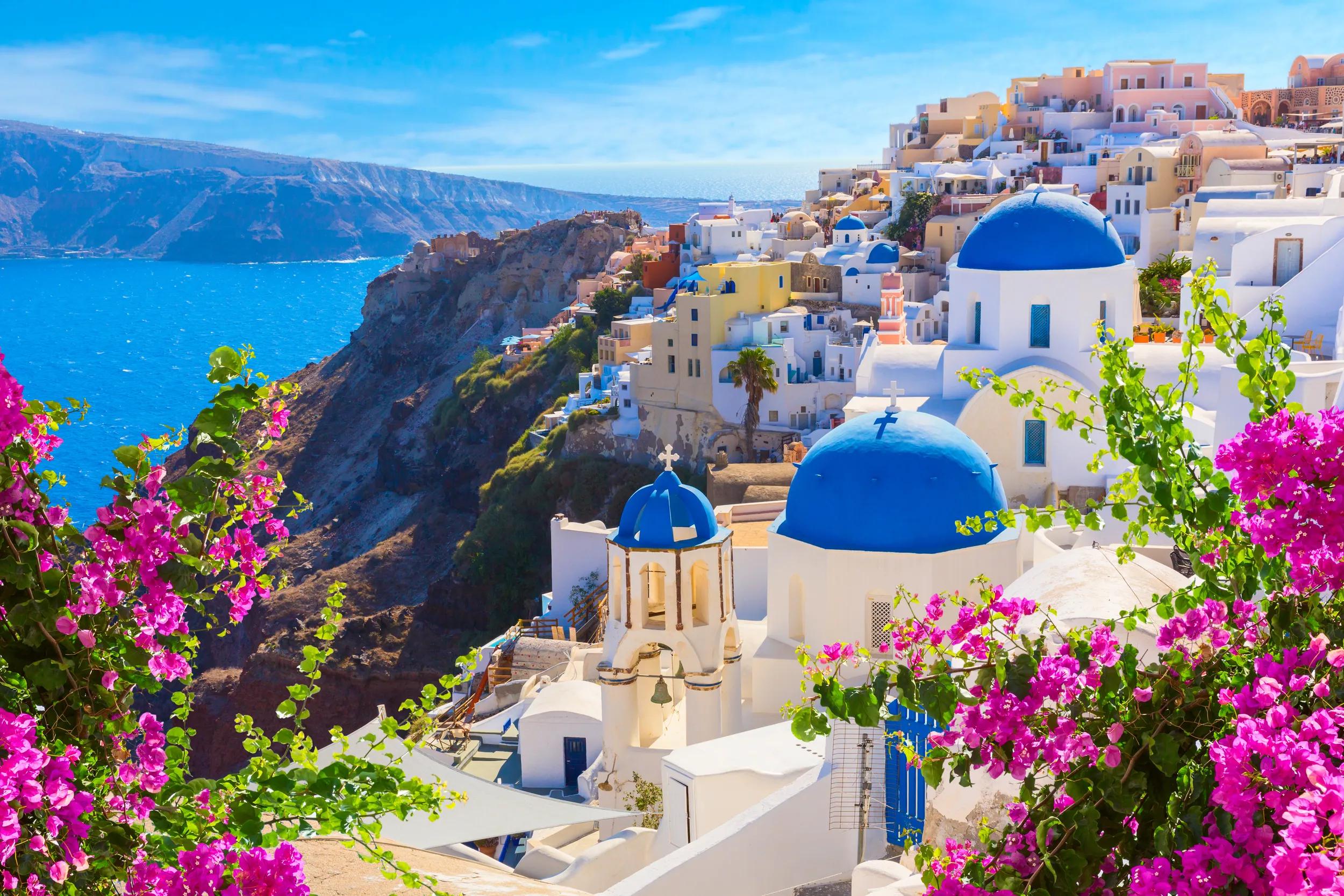 t-eu-greece-greek-islands-santorini-264773707-as