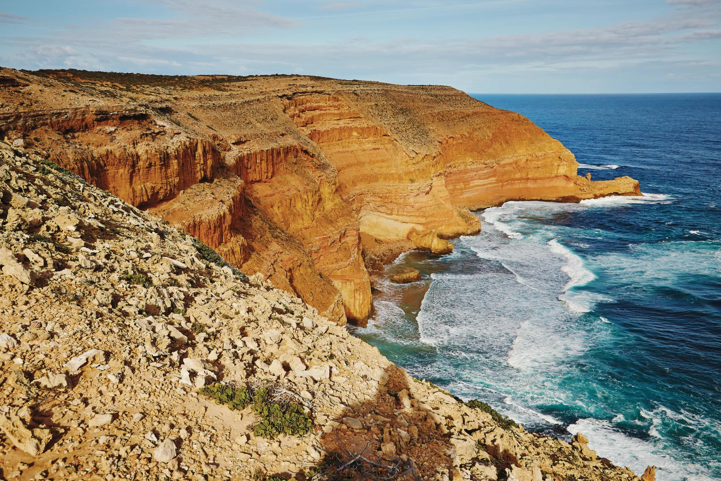 Red sandstone cliffs on the west coast of Eyre Peninsula. Venus bay. South Australia.