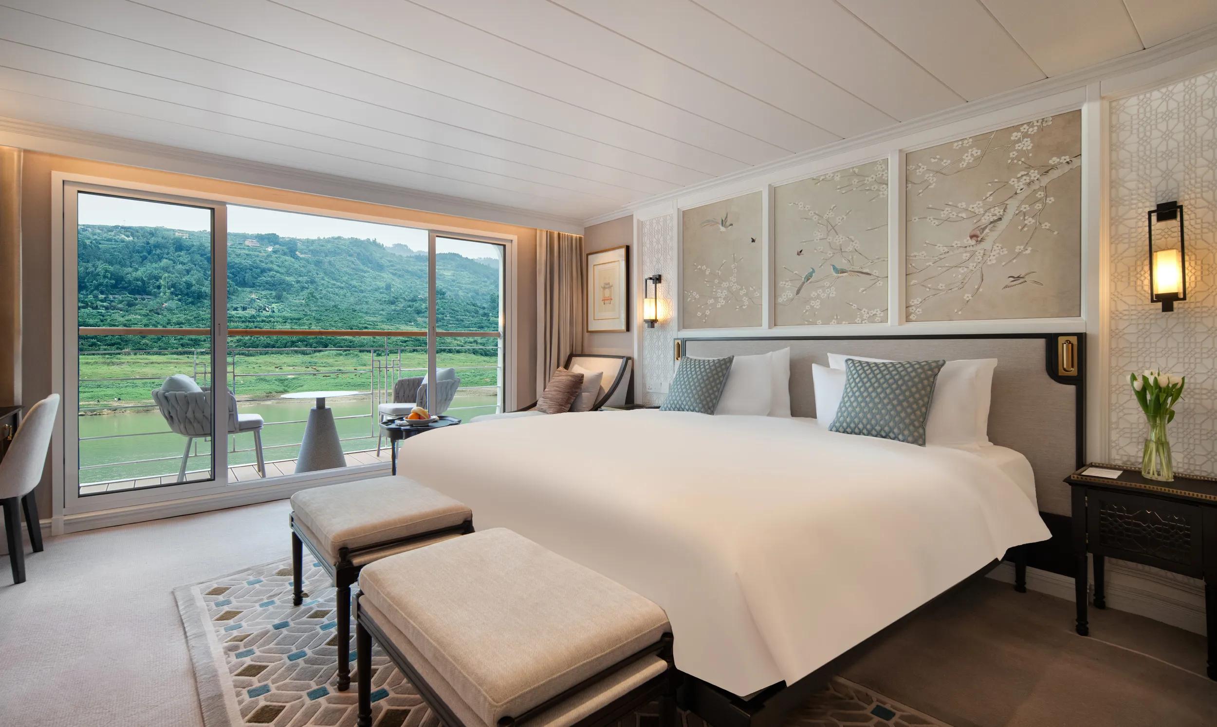 Celebrity Deluxe Suite Double, Ship Yangzi Explorer.
