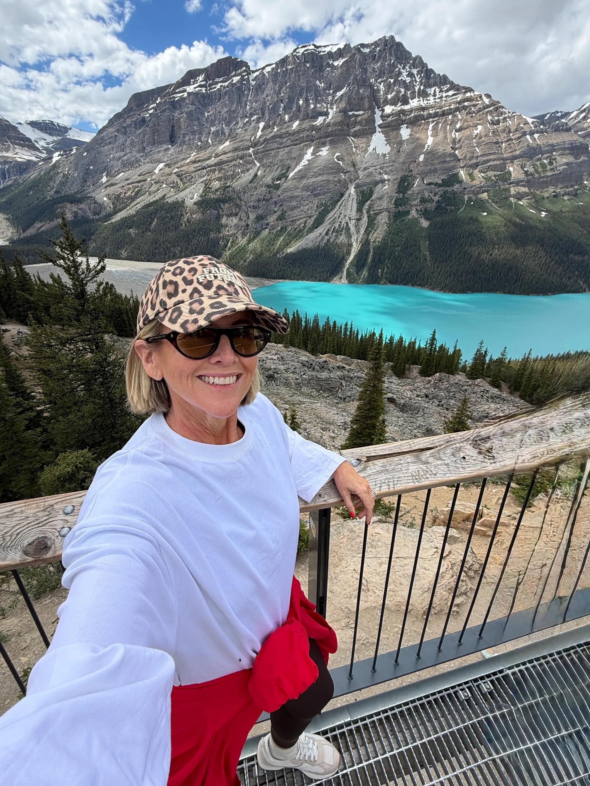 Influencer photo from Nikki @stylingyou travelling Canada with TM - Peyto Lake, Banff National Park.