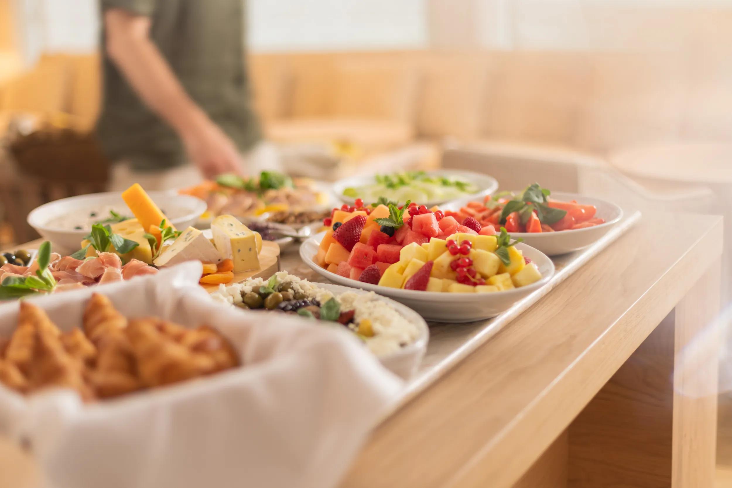 APT Solara, breakfast buffet Annie's Table