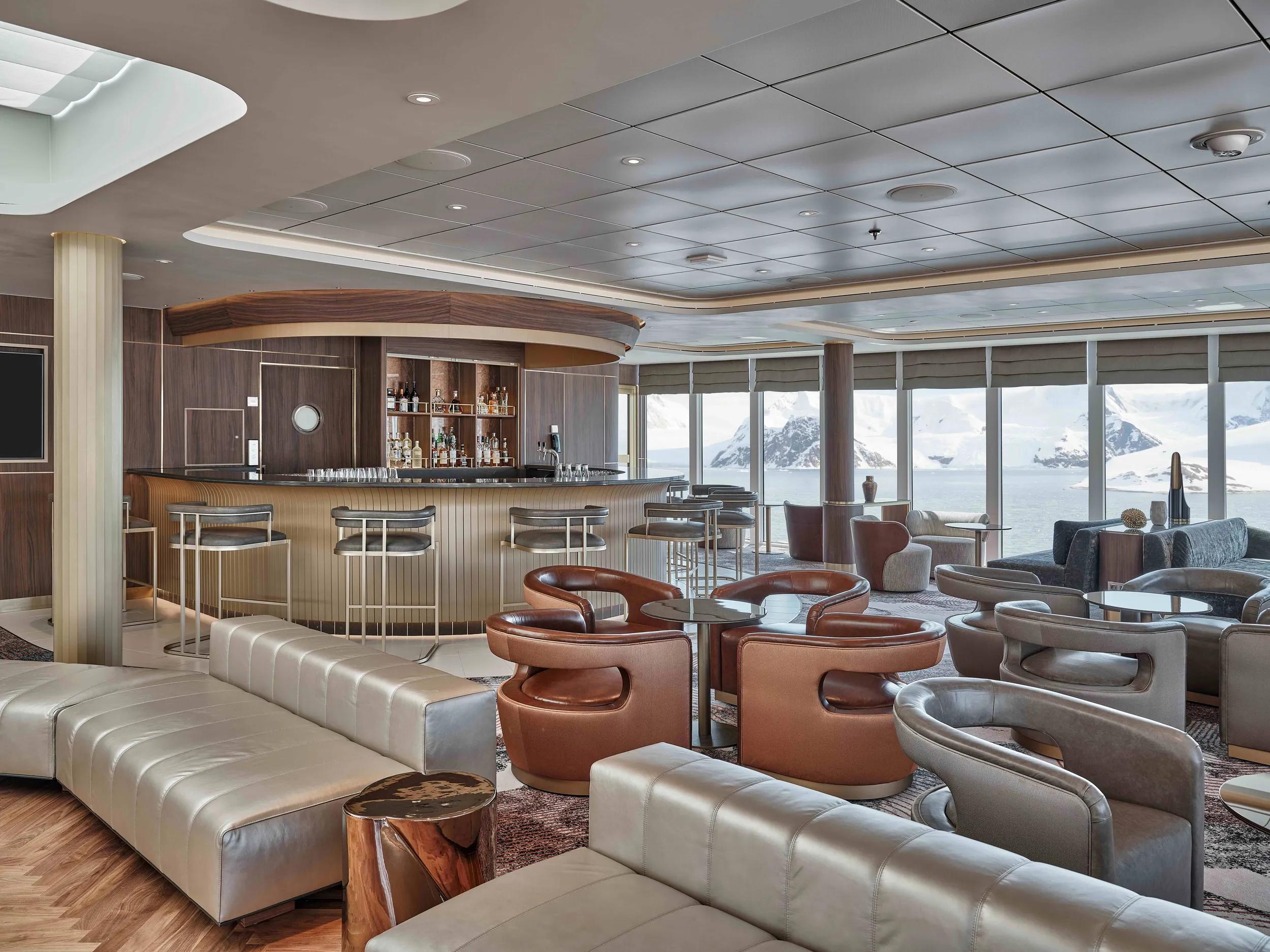 Observation Lounge, Silver Endeavour.