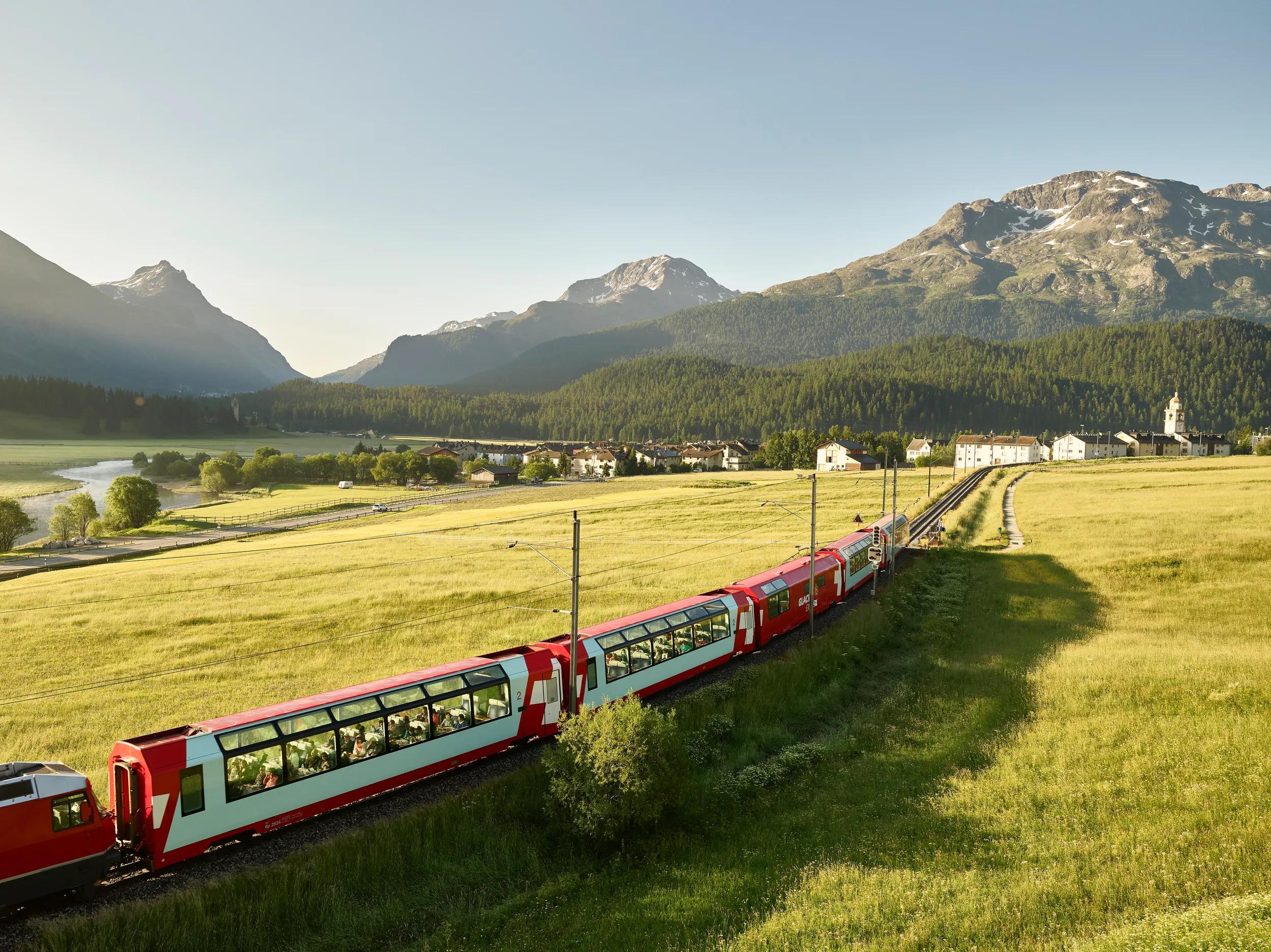 Glacier Express train in the Engadine, Graubünden