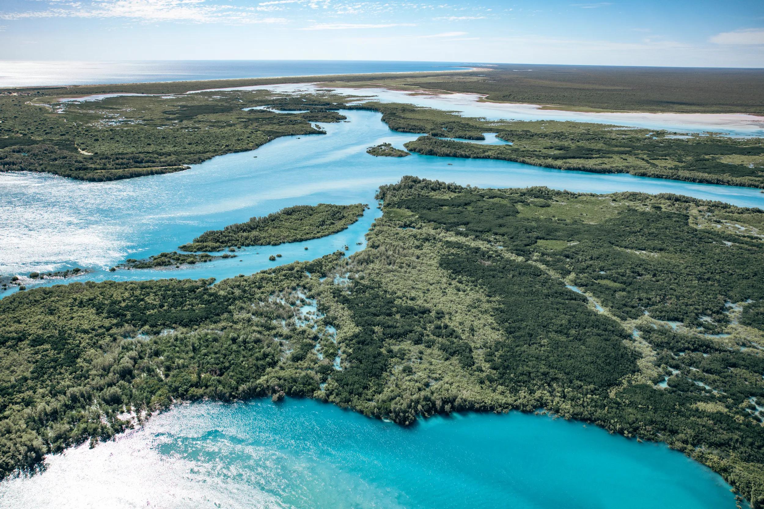 It is home for WOrld's largest South Sea pearl farm, crocodiles and beautiful tidal creeks.