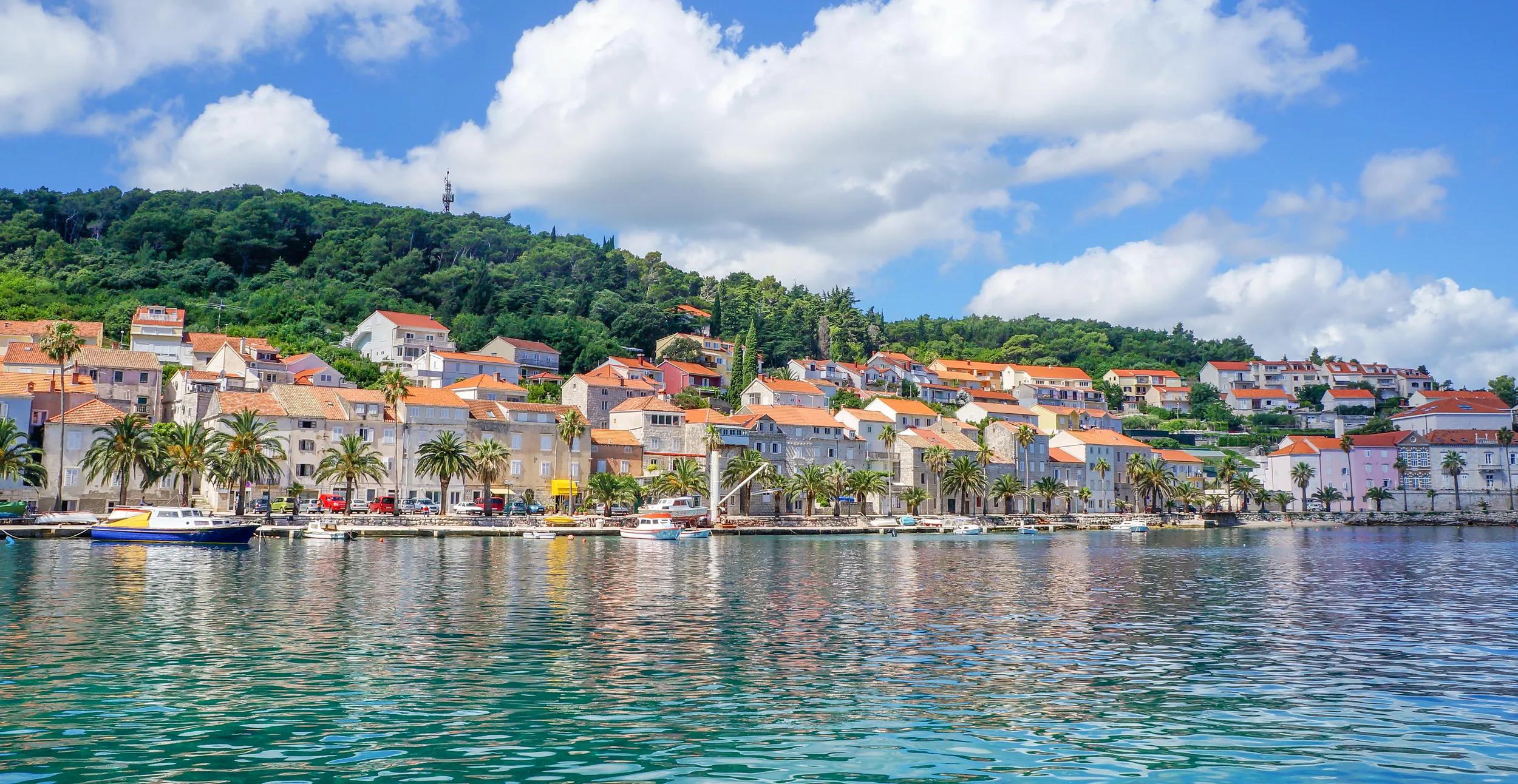 a-eu-croatia-korcula-historic-town-GBWMFT-al