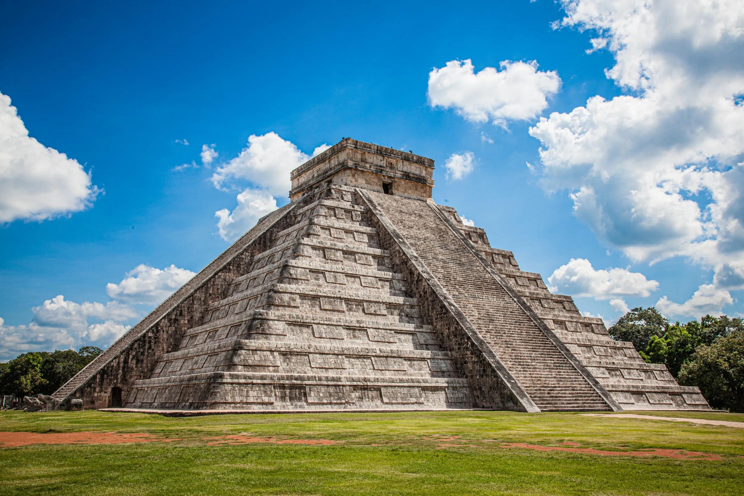 Pyramid Kukulkan, Chichen Itza, Mexico, Mayan archeological site.