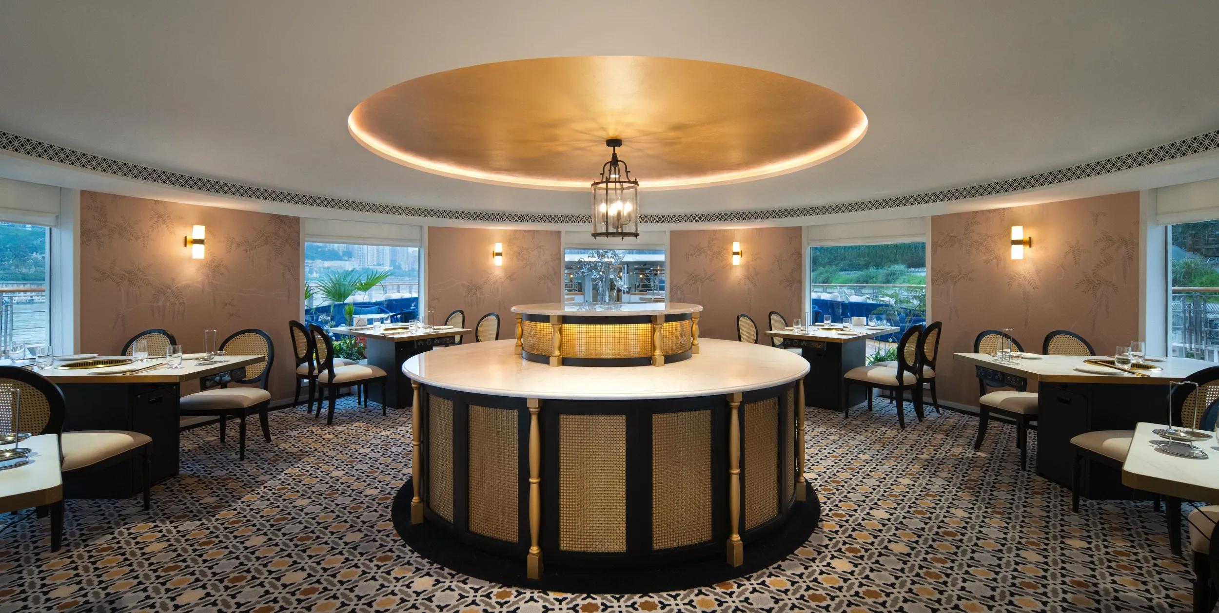 Sunset Hotpot House, Ship Yangzi Explorer.