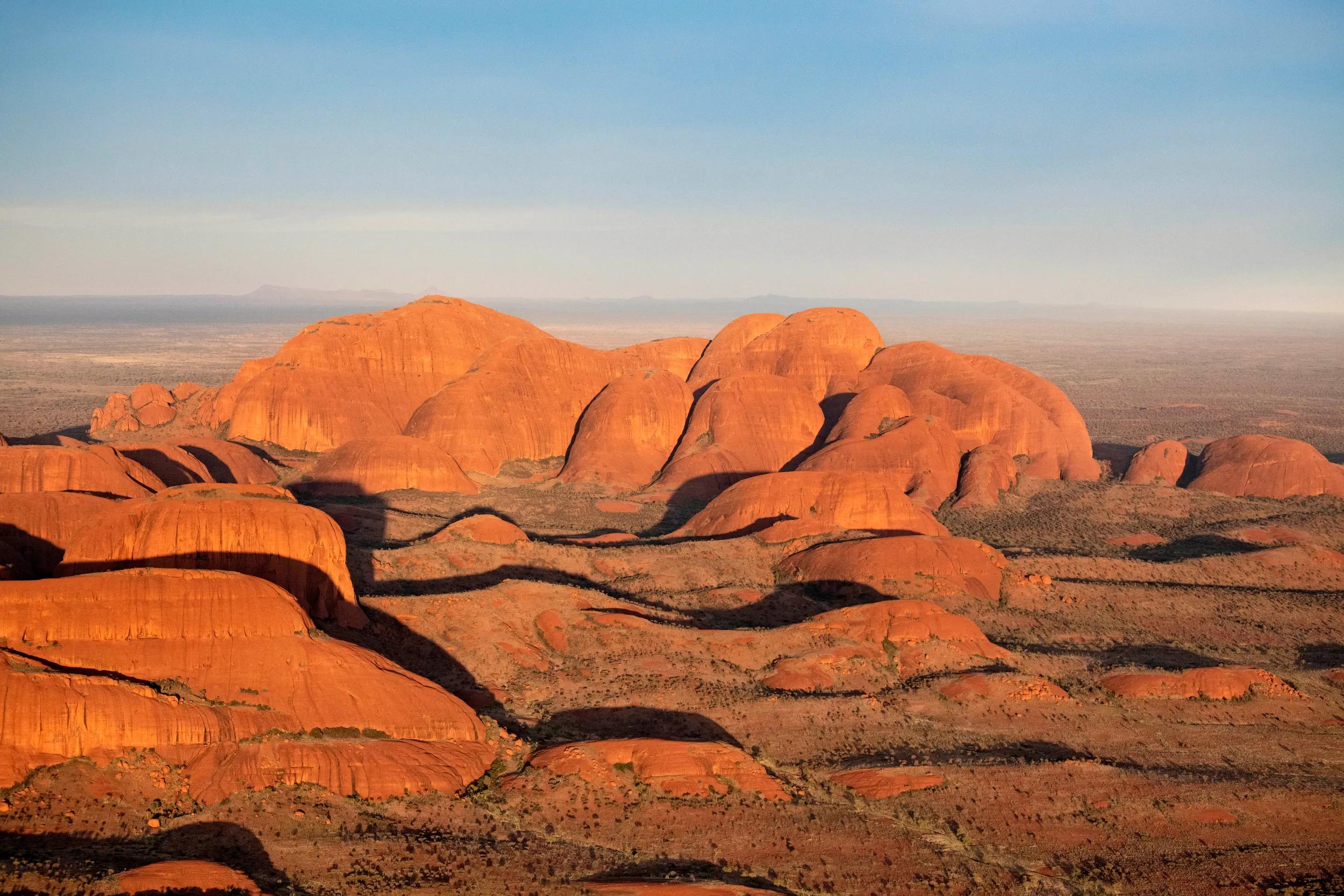 See the magnificent Uluru and Kata Tjuta from a spectacular vantage point on this unforgettable helicopter flight over Uluru Kata Tjuta National Park.