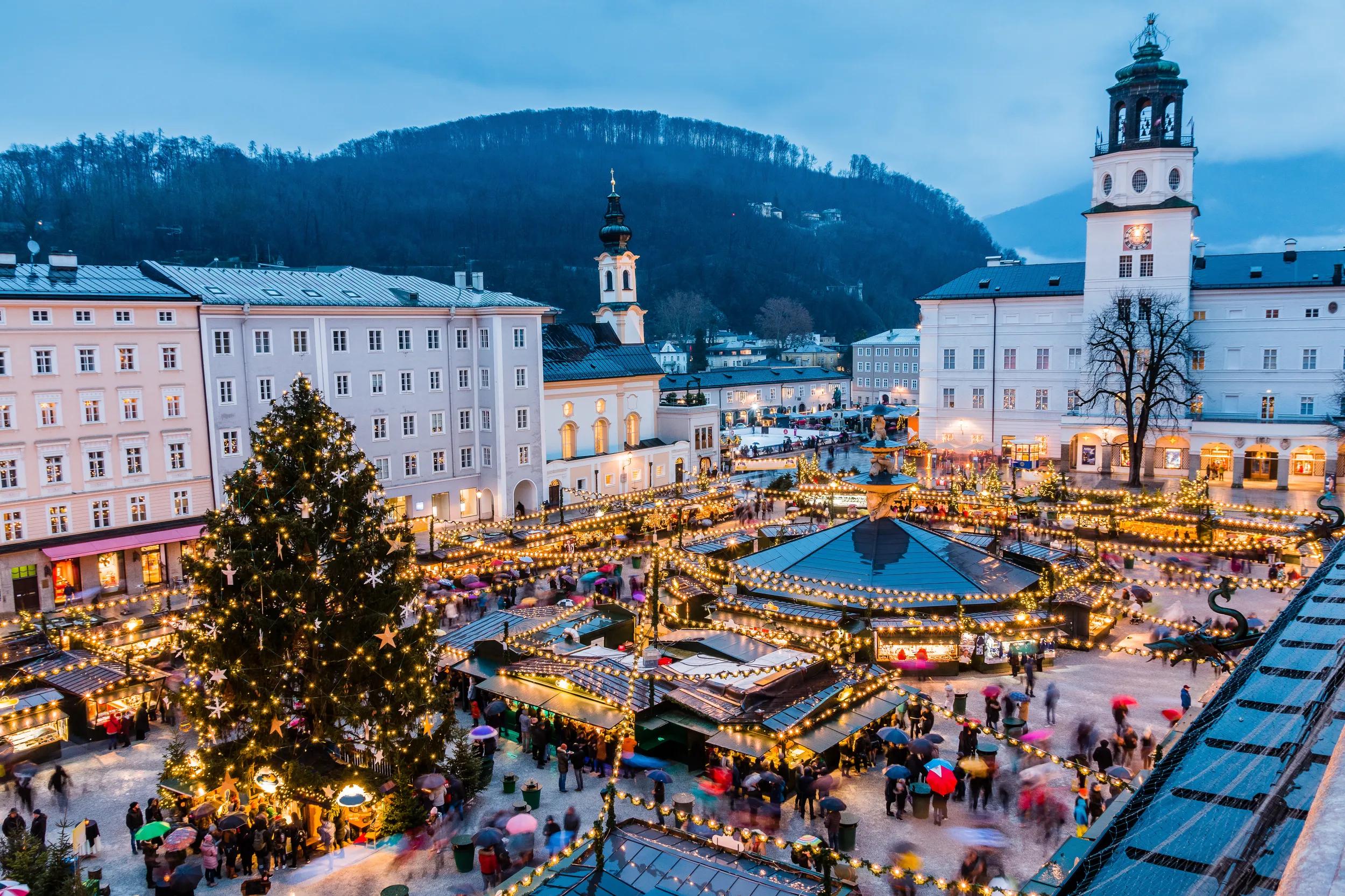 a-eu-austria-salzburg-old-town-christmas-157967089-dt