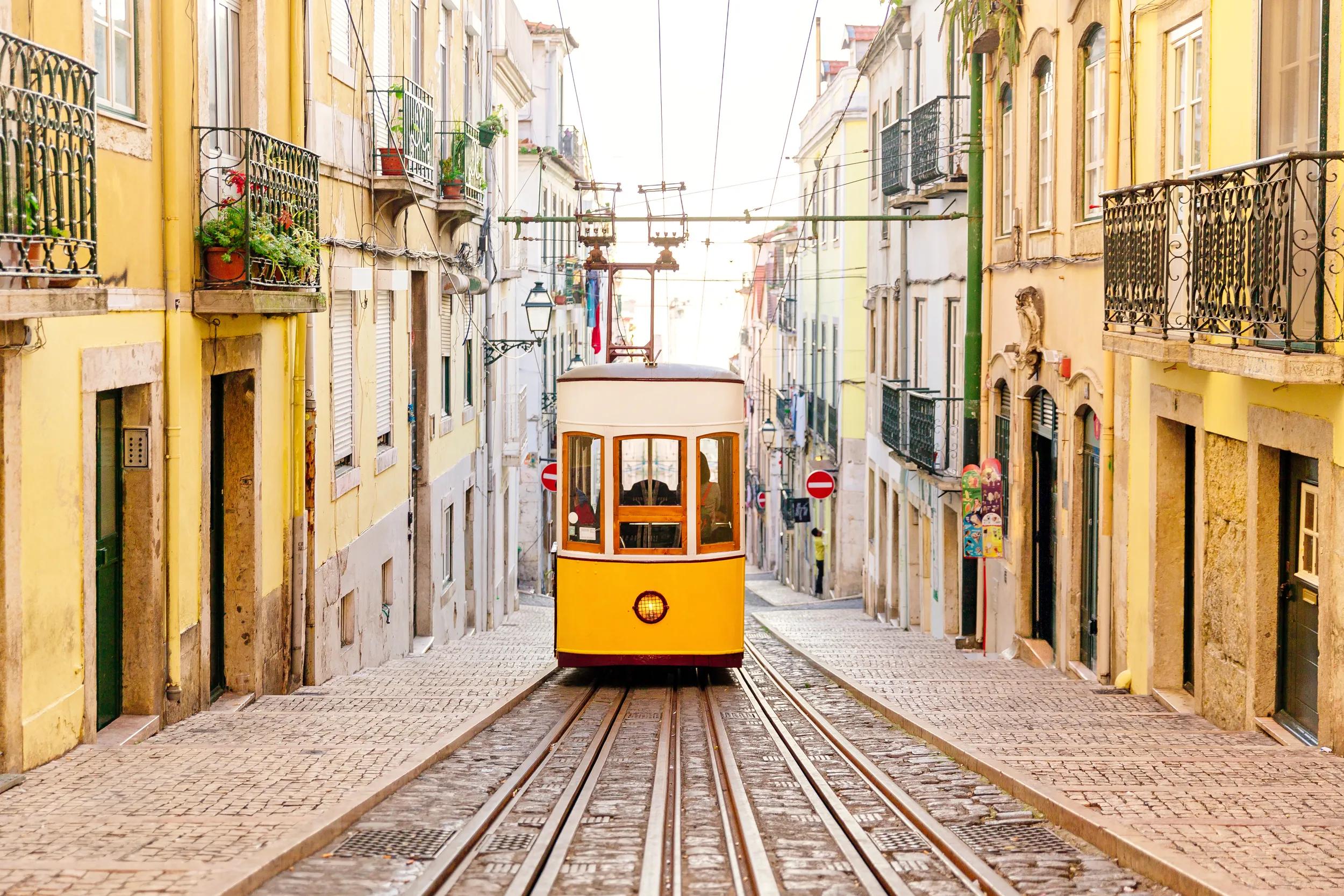 a-eu-portugal-lisbon-funicular-1205114883-g-rf