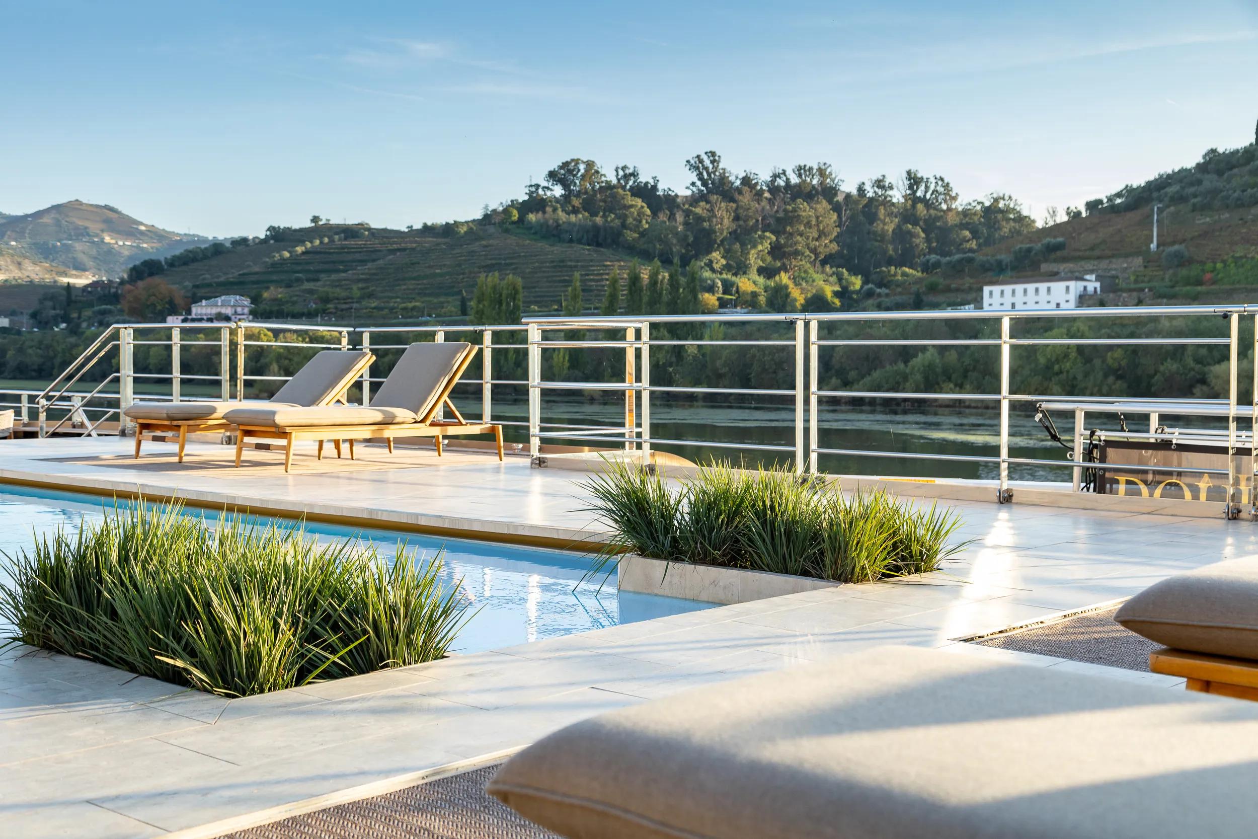 Pool and sun lounges - Douro Estrela photoshoot 2024