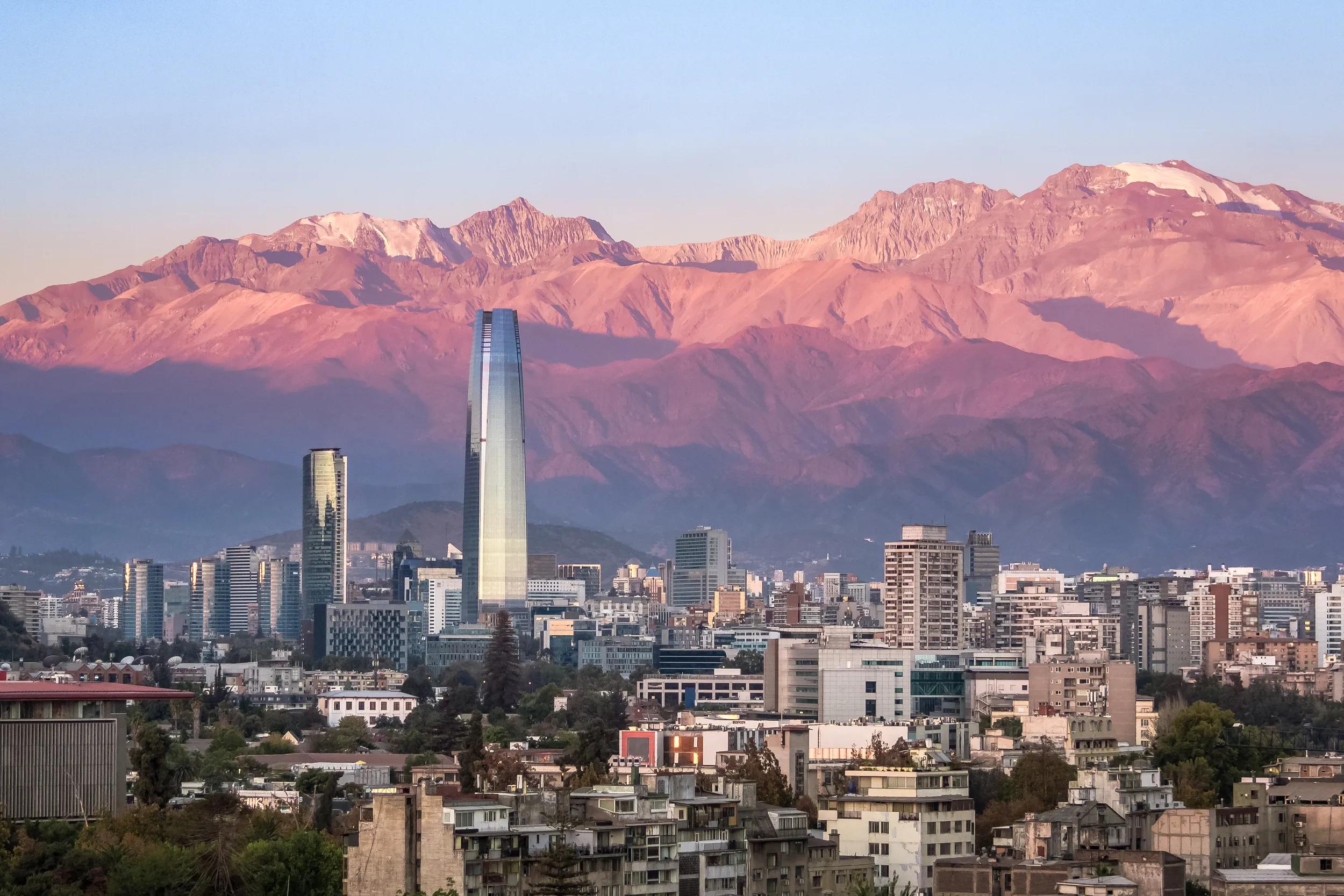 a-sca-chile-santiago-skyline-1095471704-g-rf