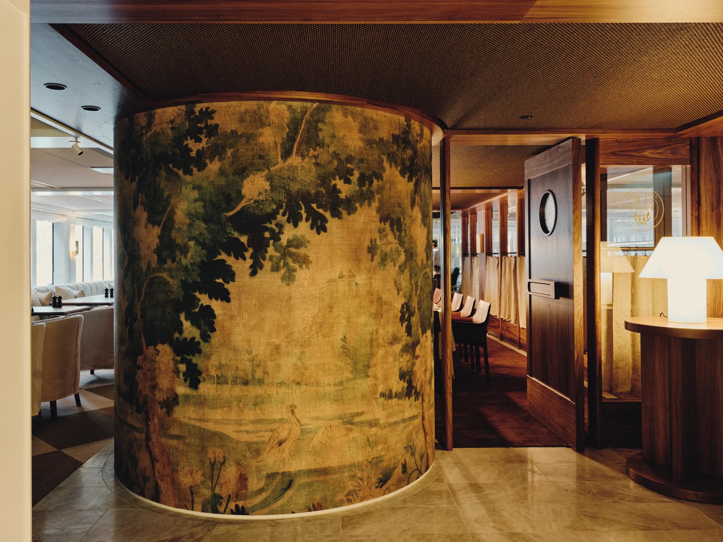 Ship APT Solara interior Owner's Cellar entrance artwork.