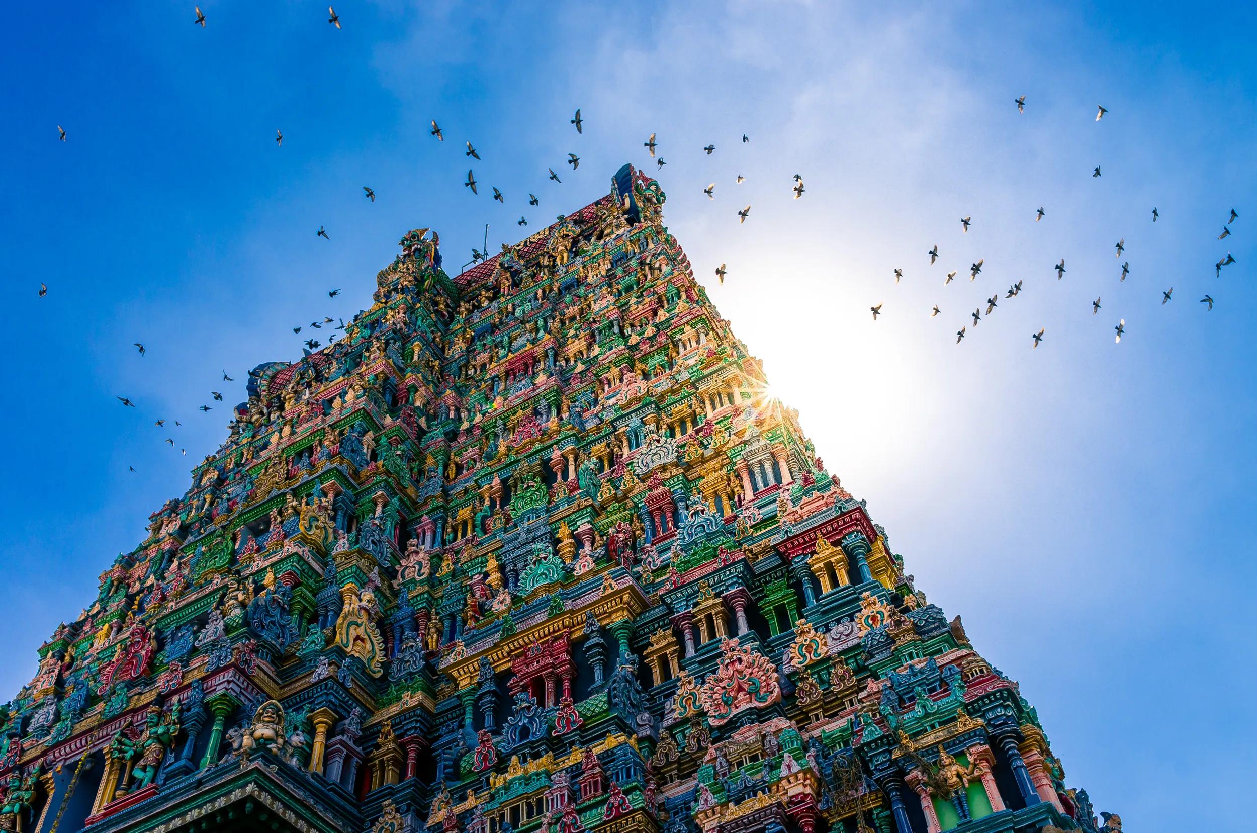 Meenakshi hindu temple in Madurai, Tamil Nadu, South India