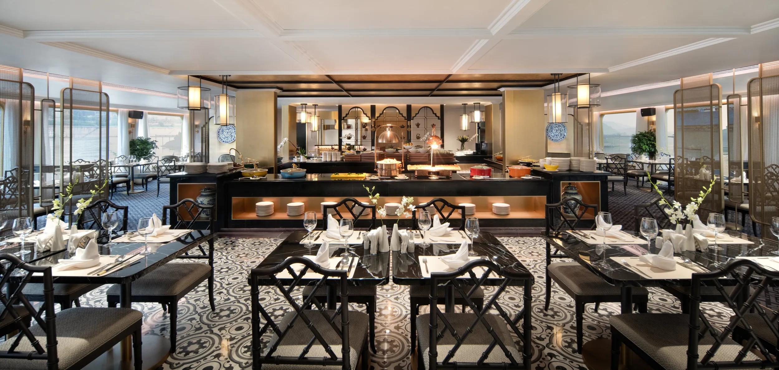 Dynasty Restaurant, Ship Yangzi Explorer.