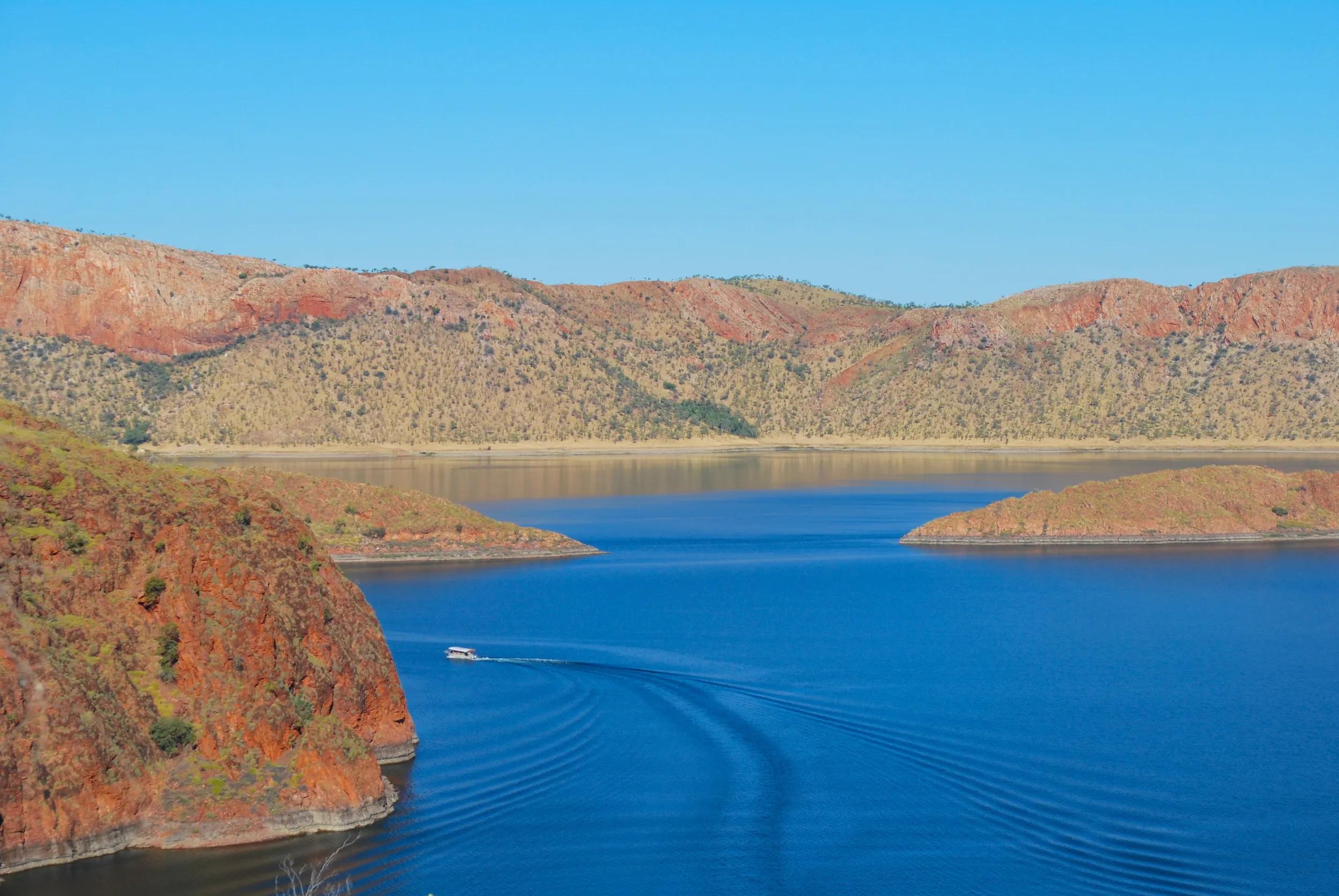 t-au-wa-lake-argyle-ord-river-591290465-s