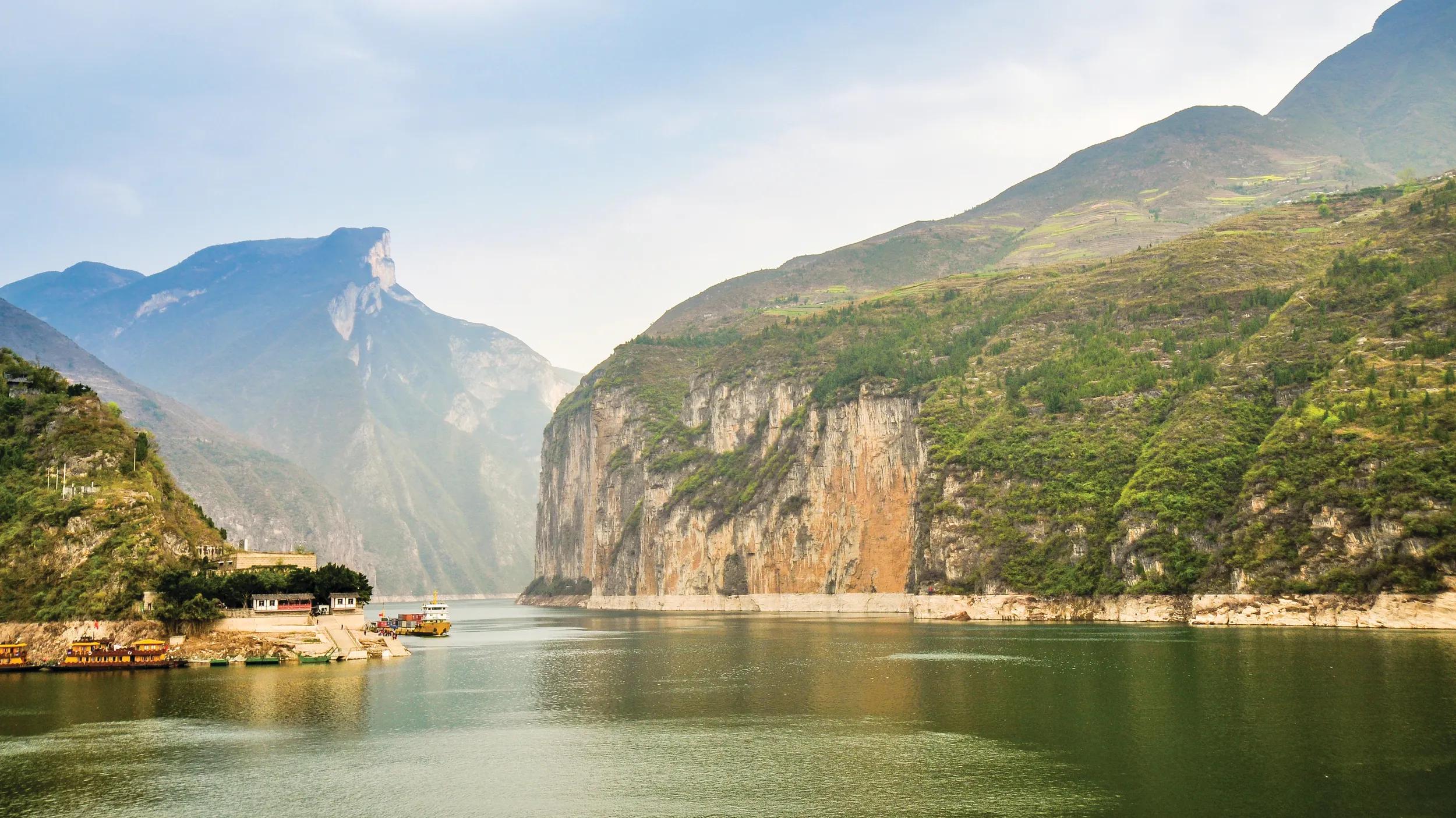 Admire the Spectacular Three Gorges